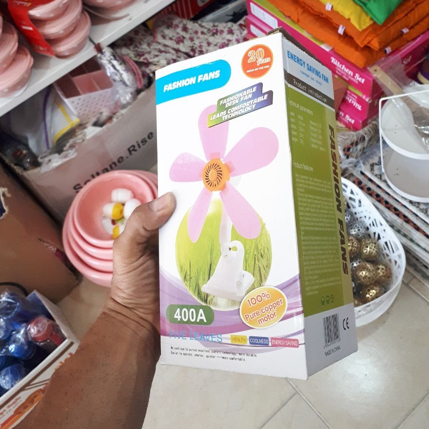 آفرتابستانه
پنکه گیره دار 5پره
طراحی نوین و کاربردی
دارای 5 پره با قابلیت جدا شوندگی
قابلیت تاشو