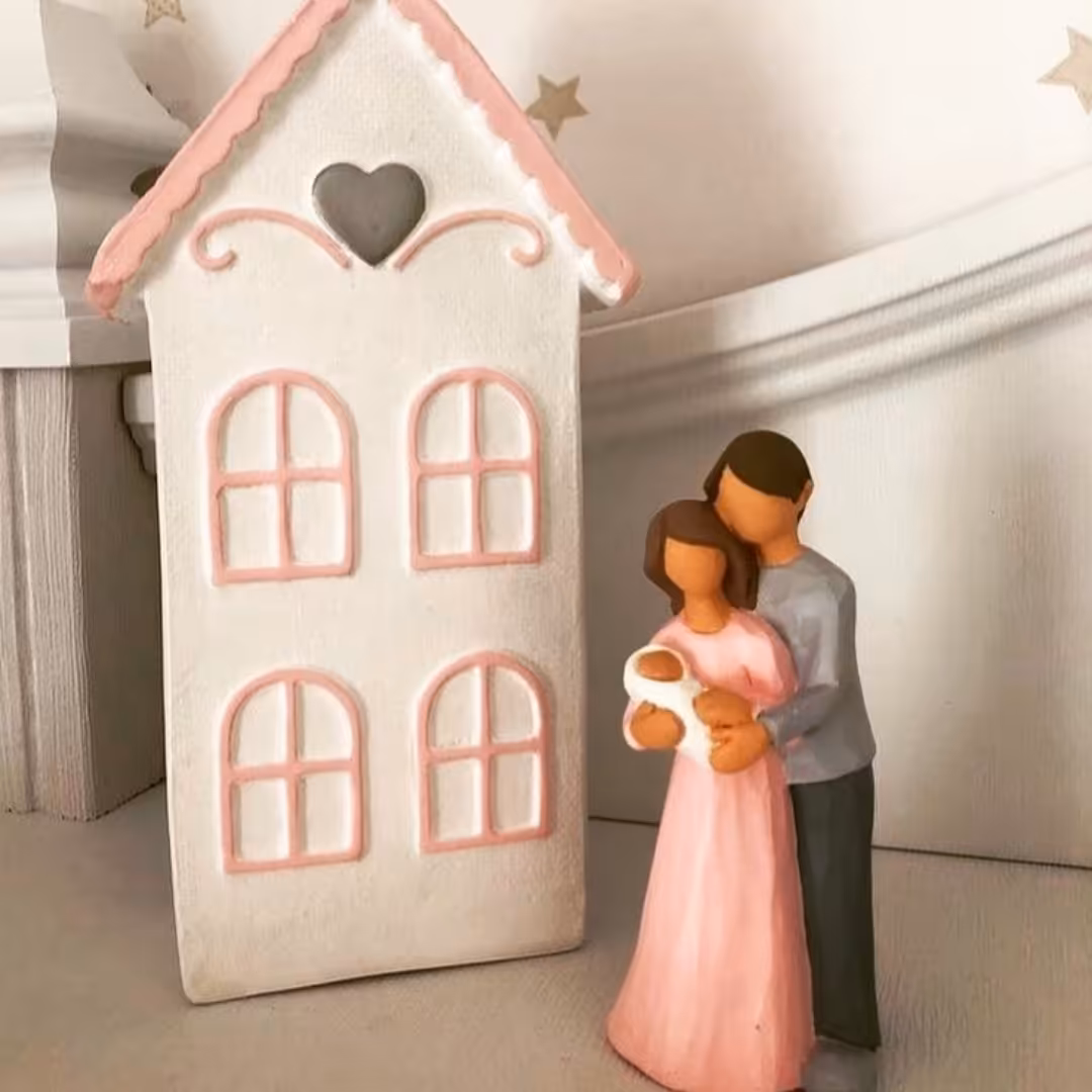 مجسمه خانواده سه نفره از جنس پودر سنگ مناسب برای هدیه ، دکوری،کنار اسم کودک