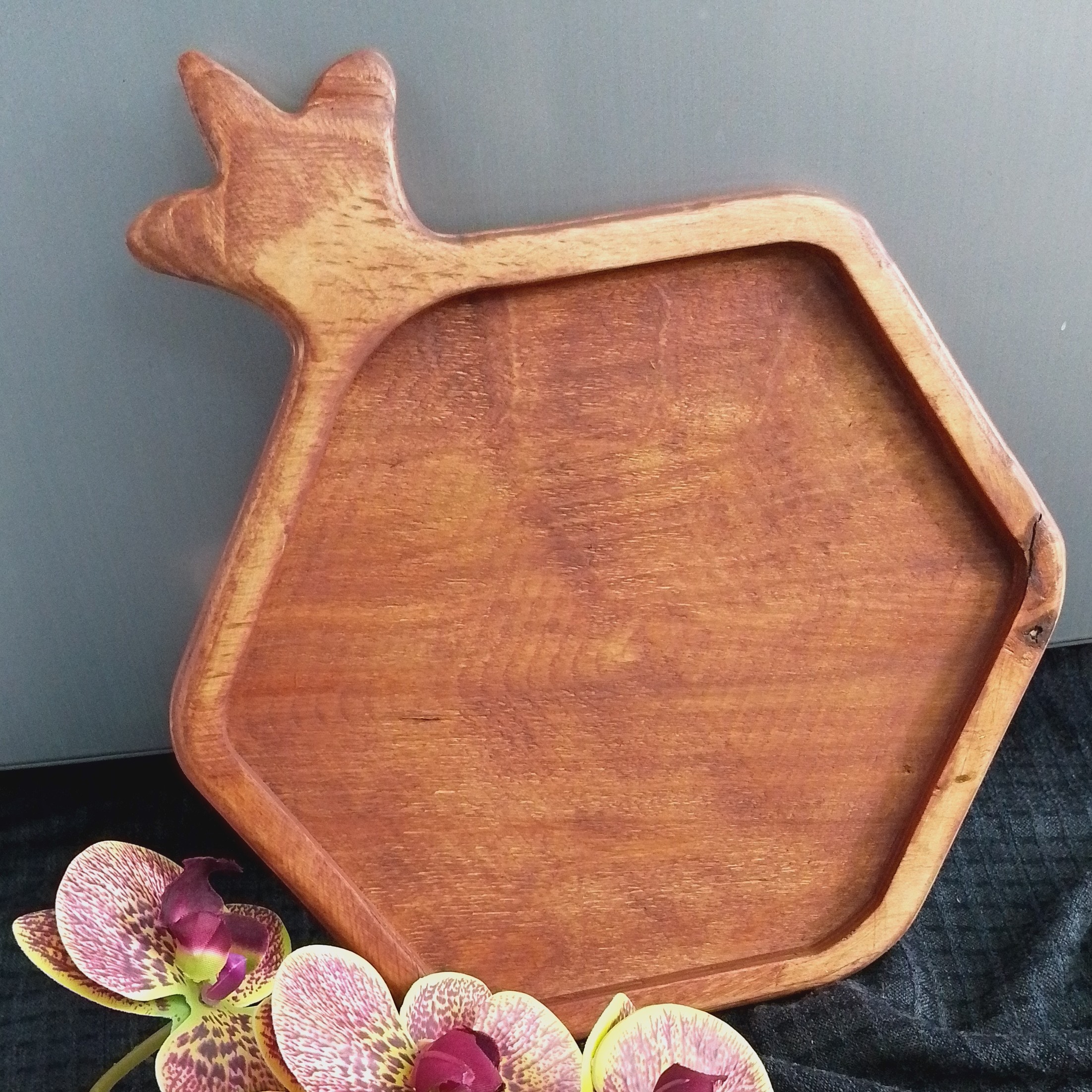 سینی چوبی طرح تاج مناسب اکسسوری و پذیرایی