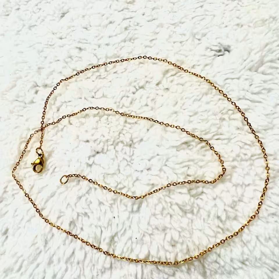 زنجیر ساده ی دیپلمات طلایی ظریف با قفل طوطی به طول 46سانت مناسب برای پلاک ها