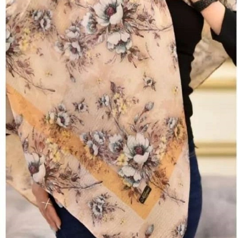 روسری نخی طرح دار