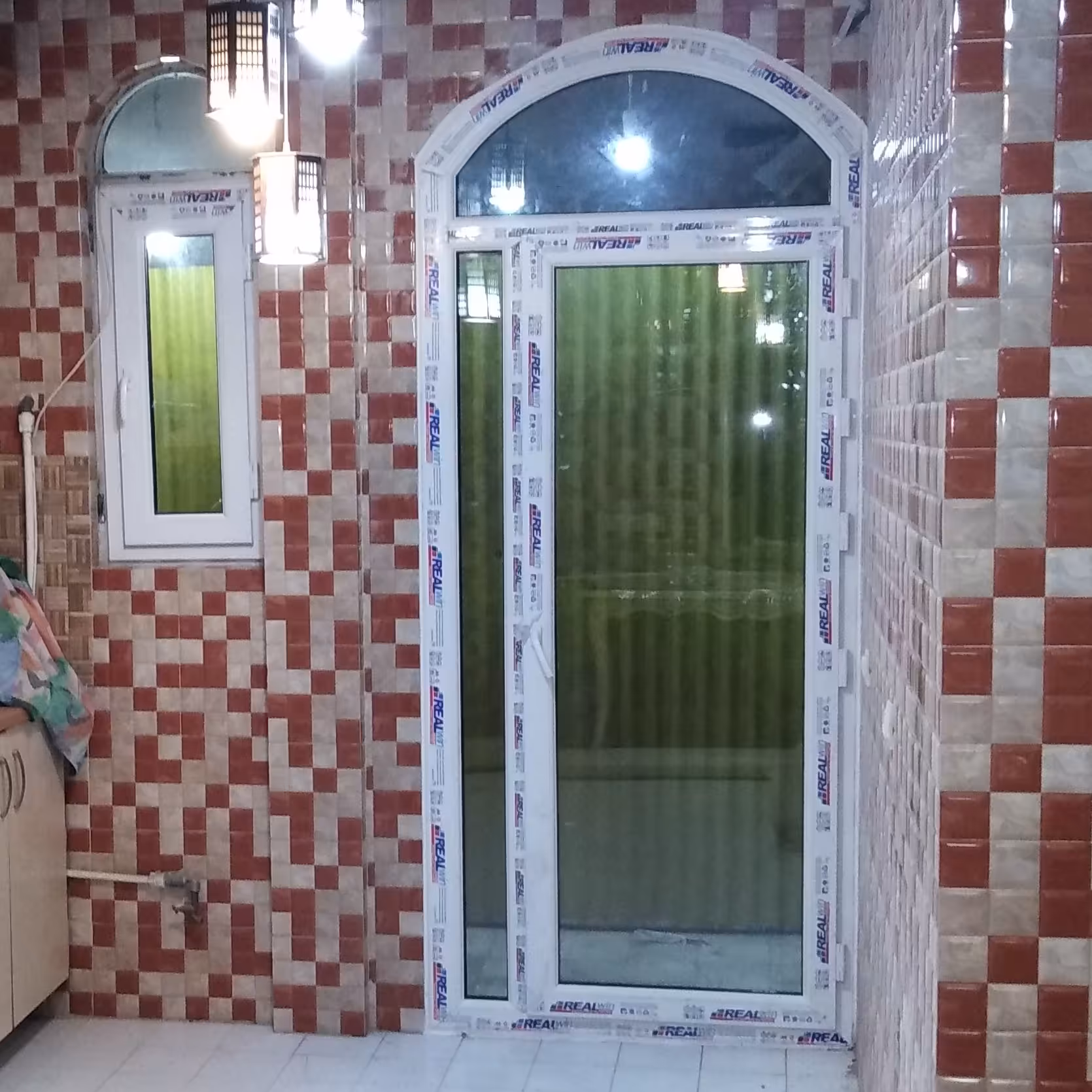 تولید پنجره هلال دوجداره upvc