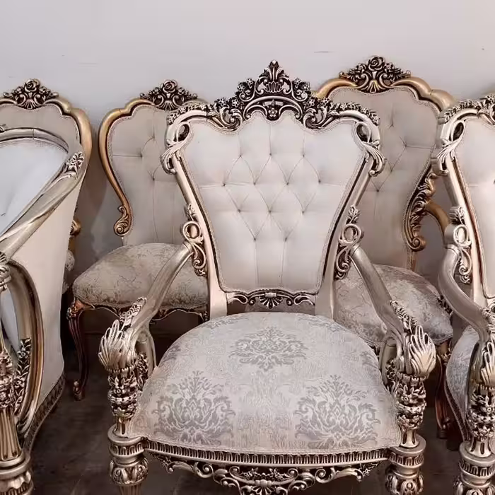 مبل مدل خاطره با چوب گردو 
چوب راش هم داره قیمتش فرق میکنه 
بامیز 
با فوم سرد 
