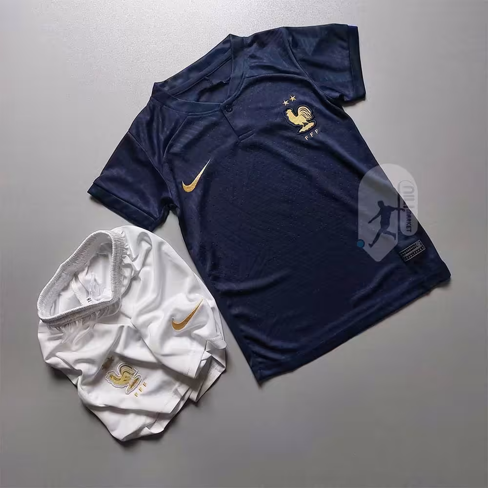 لباس ورزشی فرانسه  امبامپه 