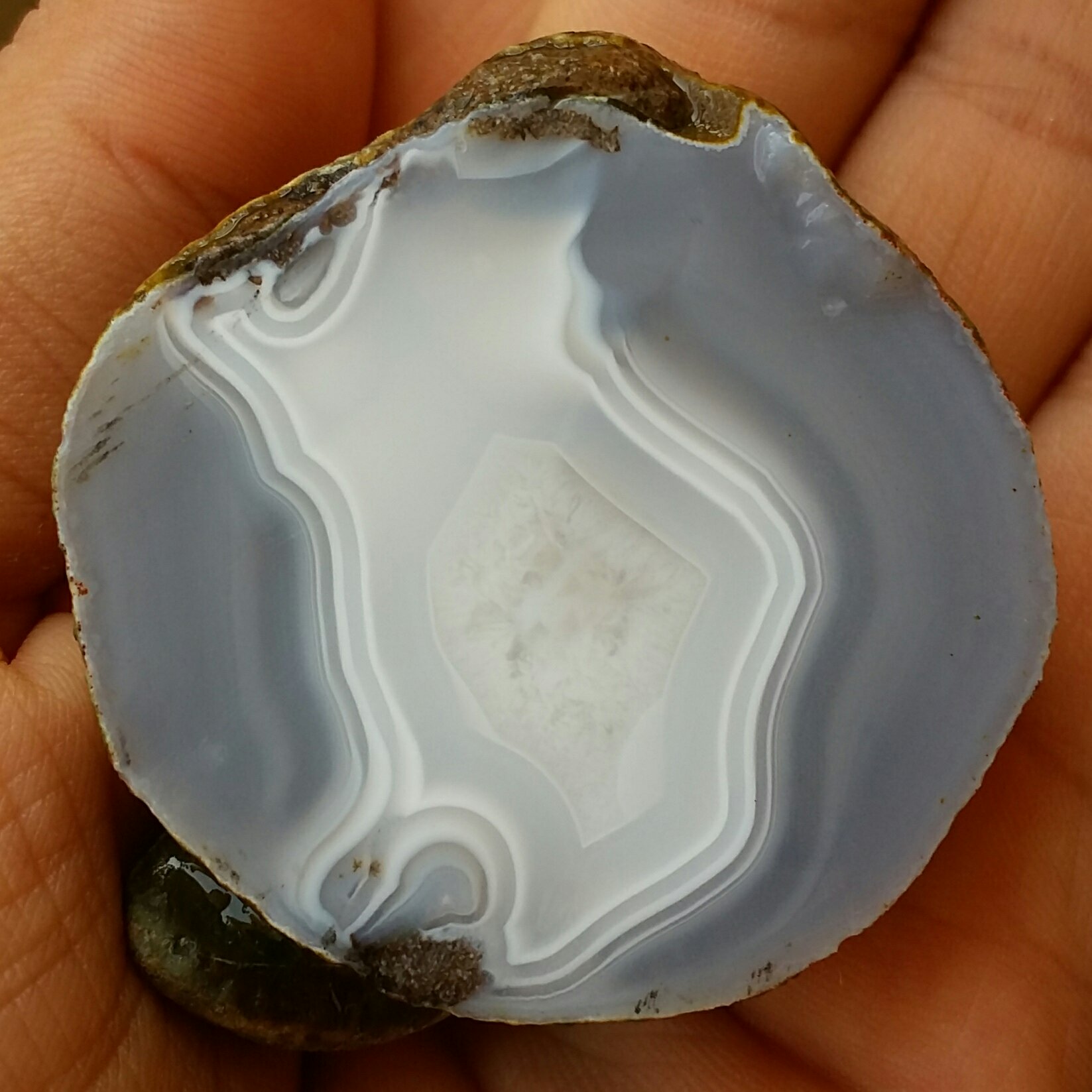 اسلایس سنگ راف عقیق سلیمانی 3بعدی بسیار خااص محششر 100در 100 طبیعی شاااهکار خلقت دیدنی
بینظیییر