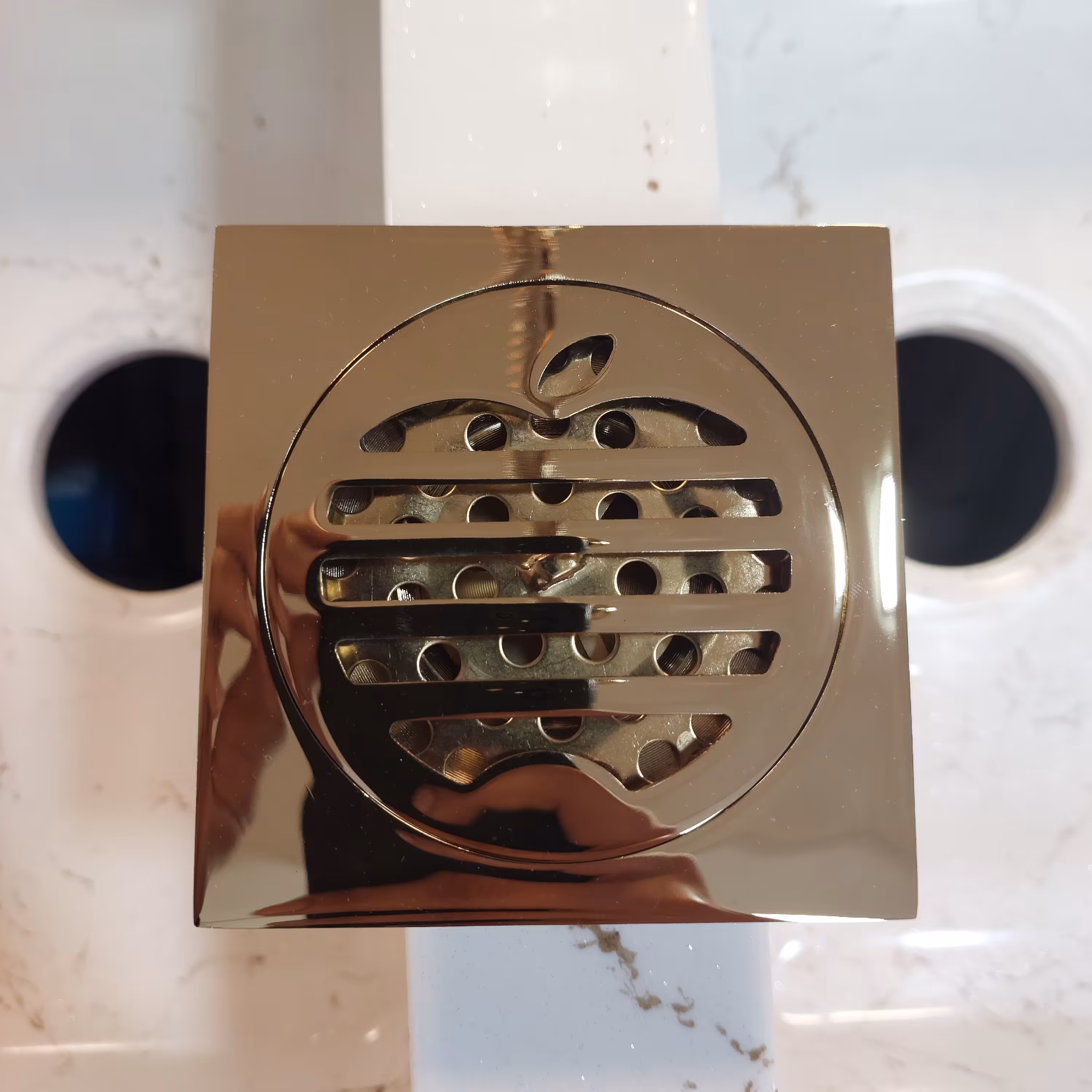 کفشور طلایی طرح اپل