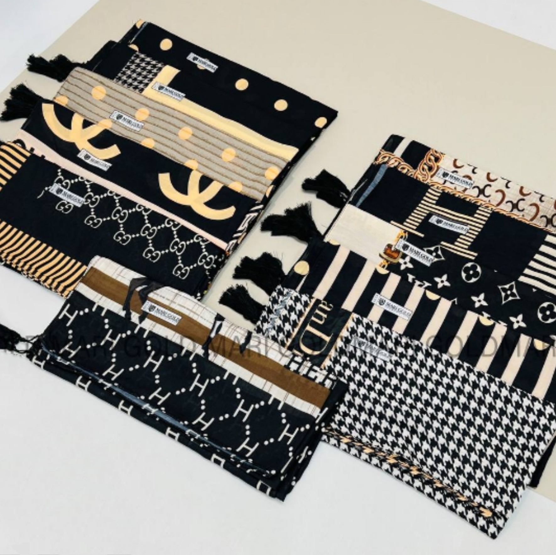 شال مشکی طلایی نخ حریر طرح بندی میکس پر طرفدار 