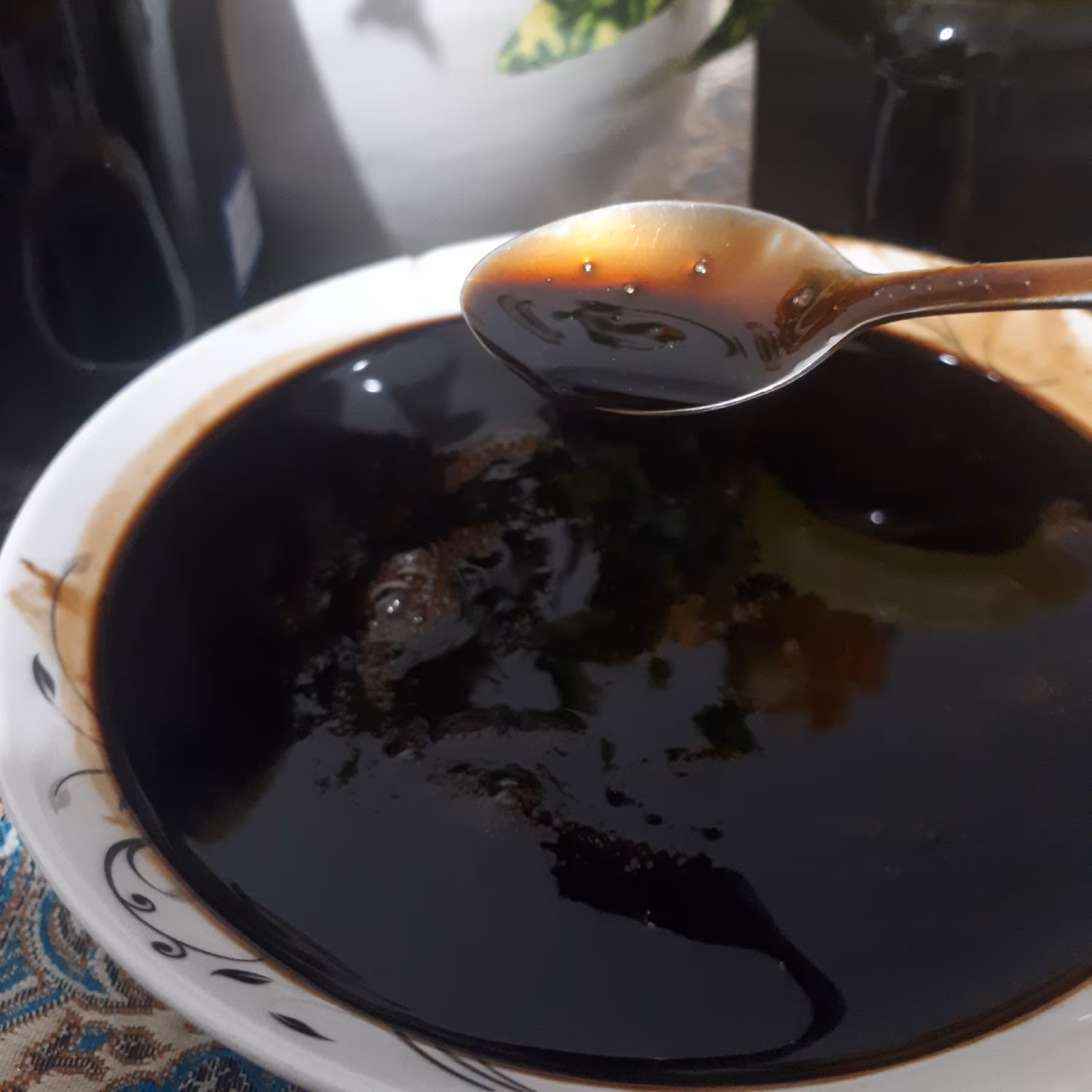 رب انار نیم کیلویی صد در صد طبیعی تهیه شده از انار های باغمون هستش عالی وبدون افزودنی مدل شیره ای هستش