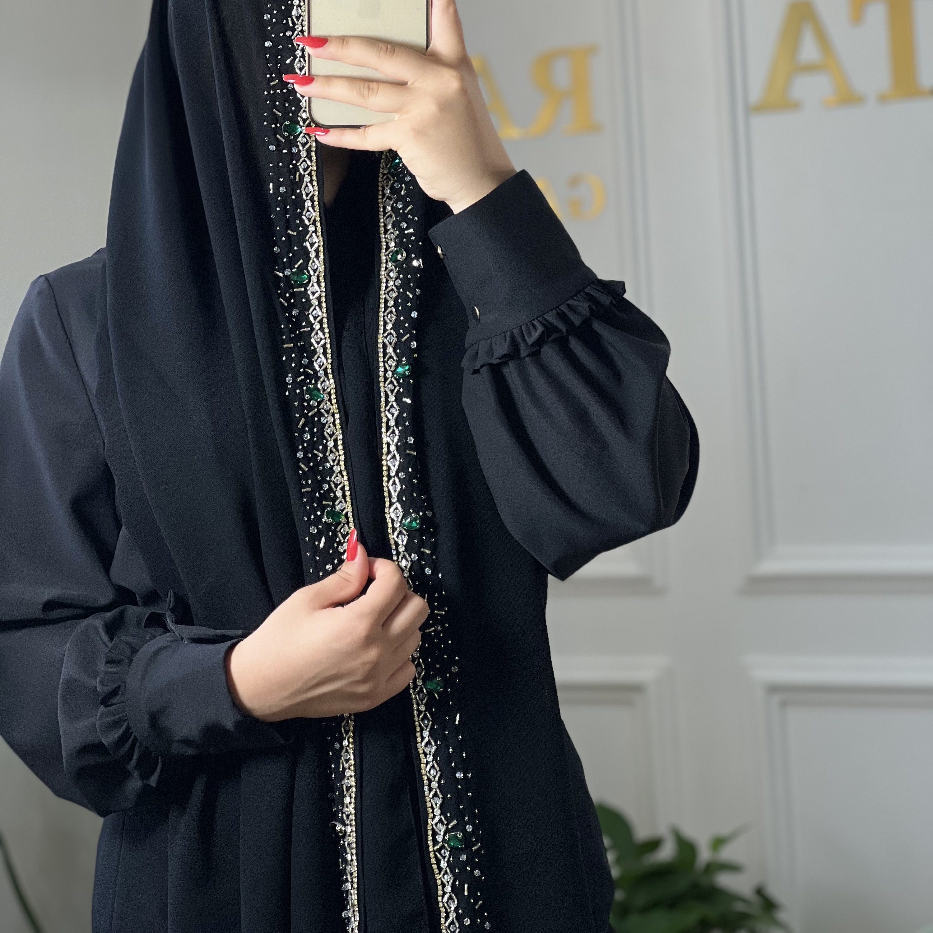 شال سنگ و جواهردوزی تماما کار دست مجلسی و شیک
