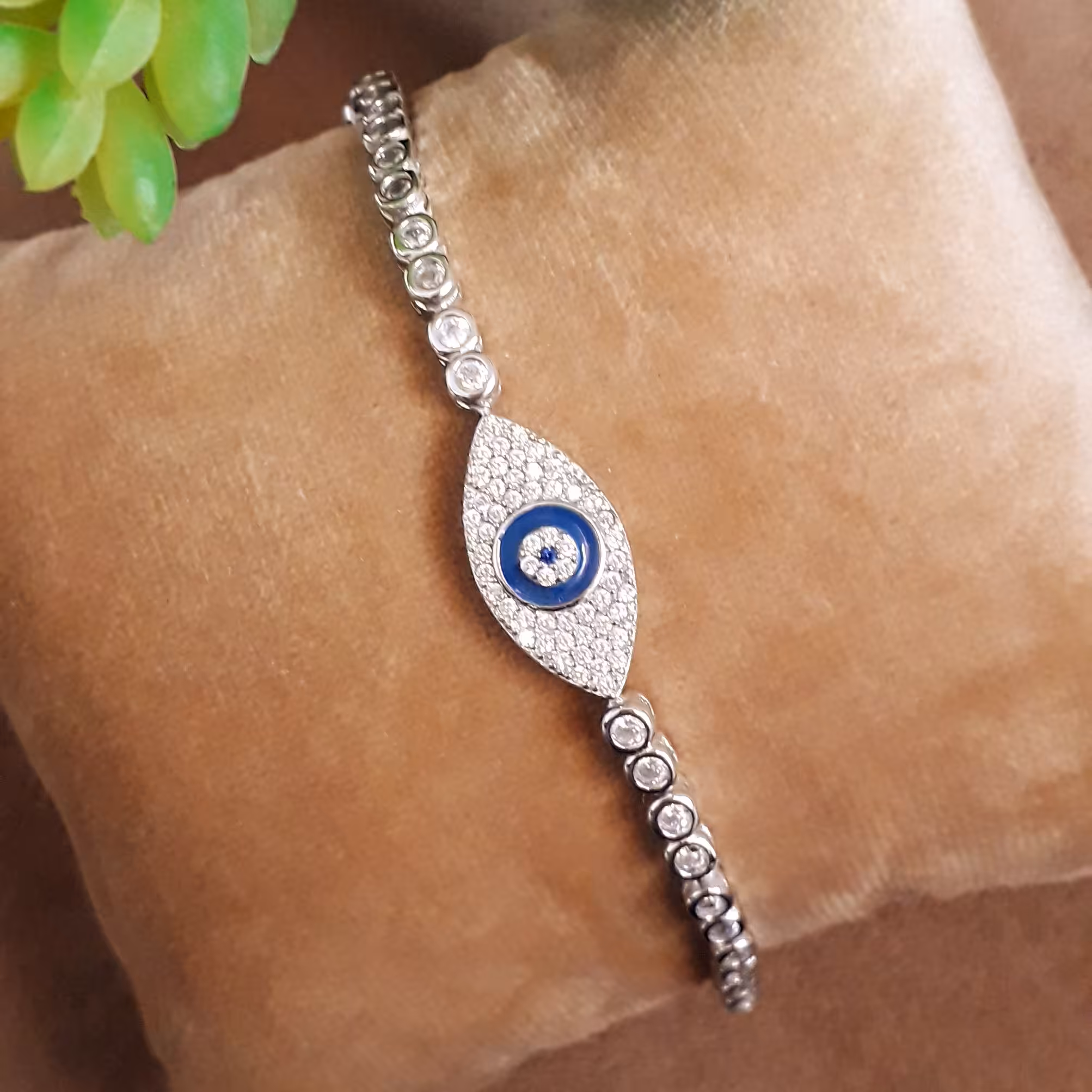 دستبند زیبای نقره ایتالیا طرح چشم نظر با قفل آسانسوری