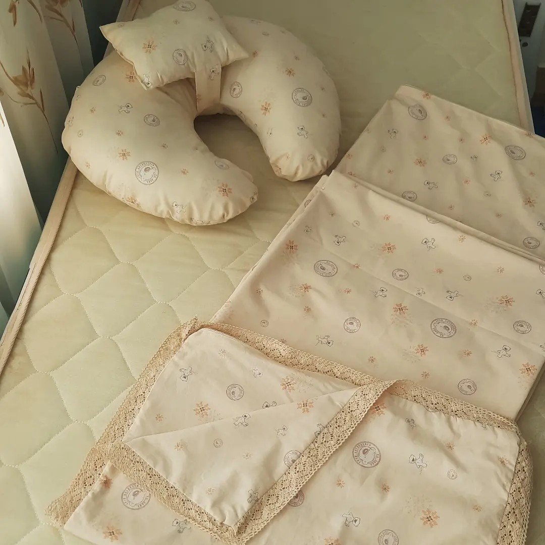 بالشت شیر دهی و کاور لحاف و تشک و بالشت