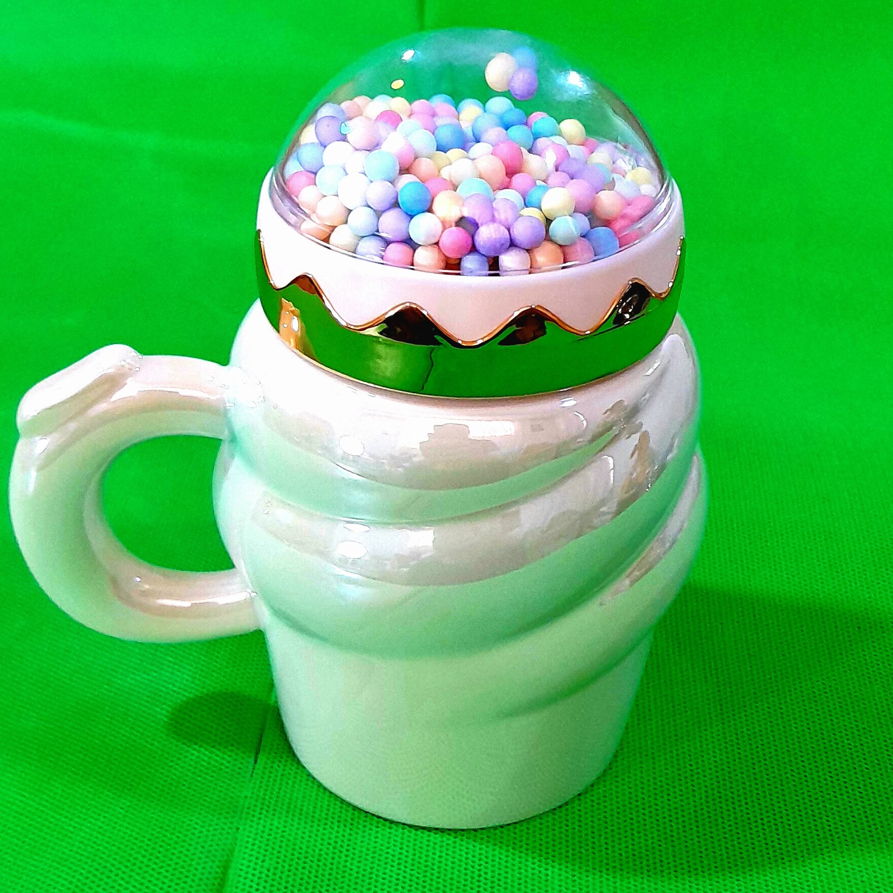 ماگ سرامیک مارپیچ کلاهک دسته دار درب پیچی