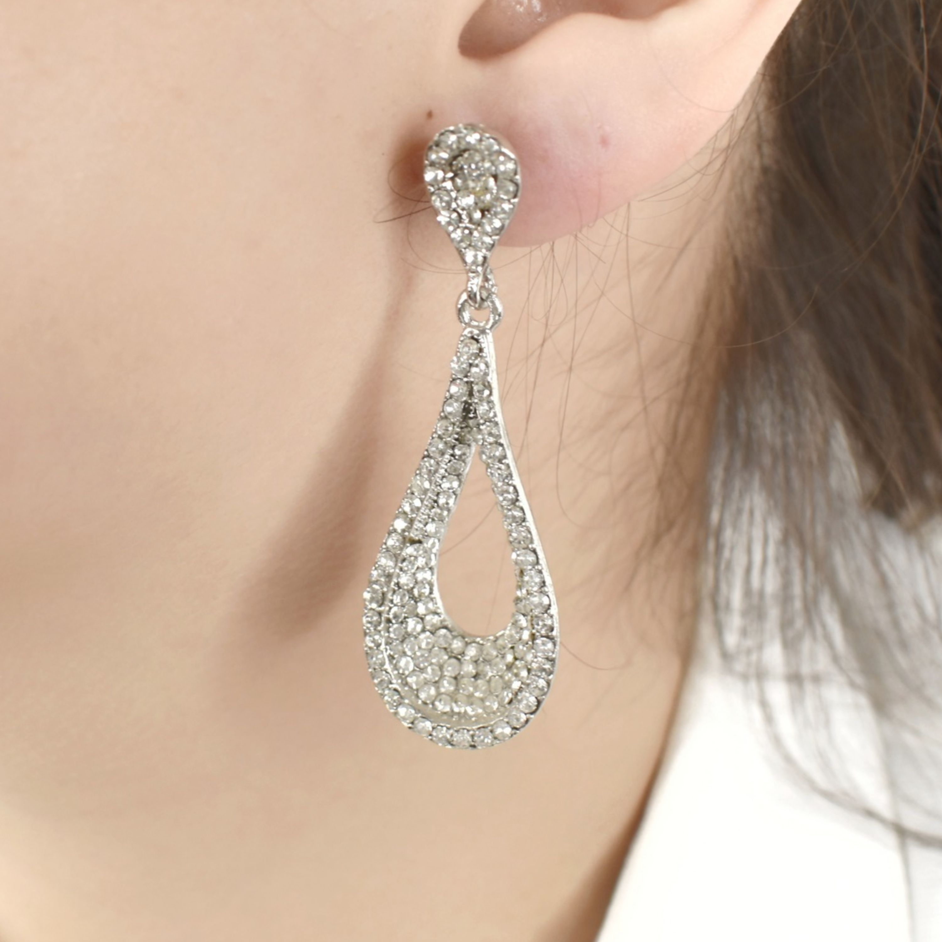 گوشواره آویز اشکی نگین دار کد 7503