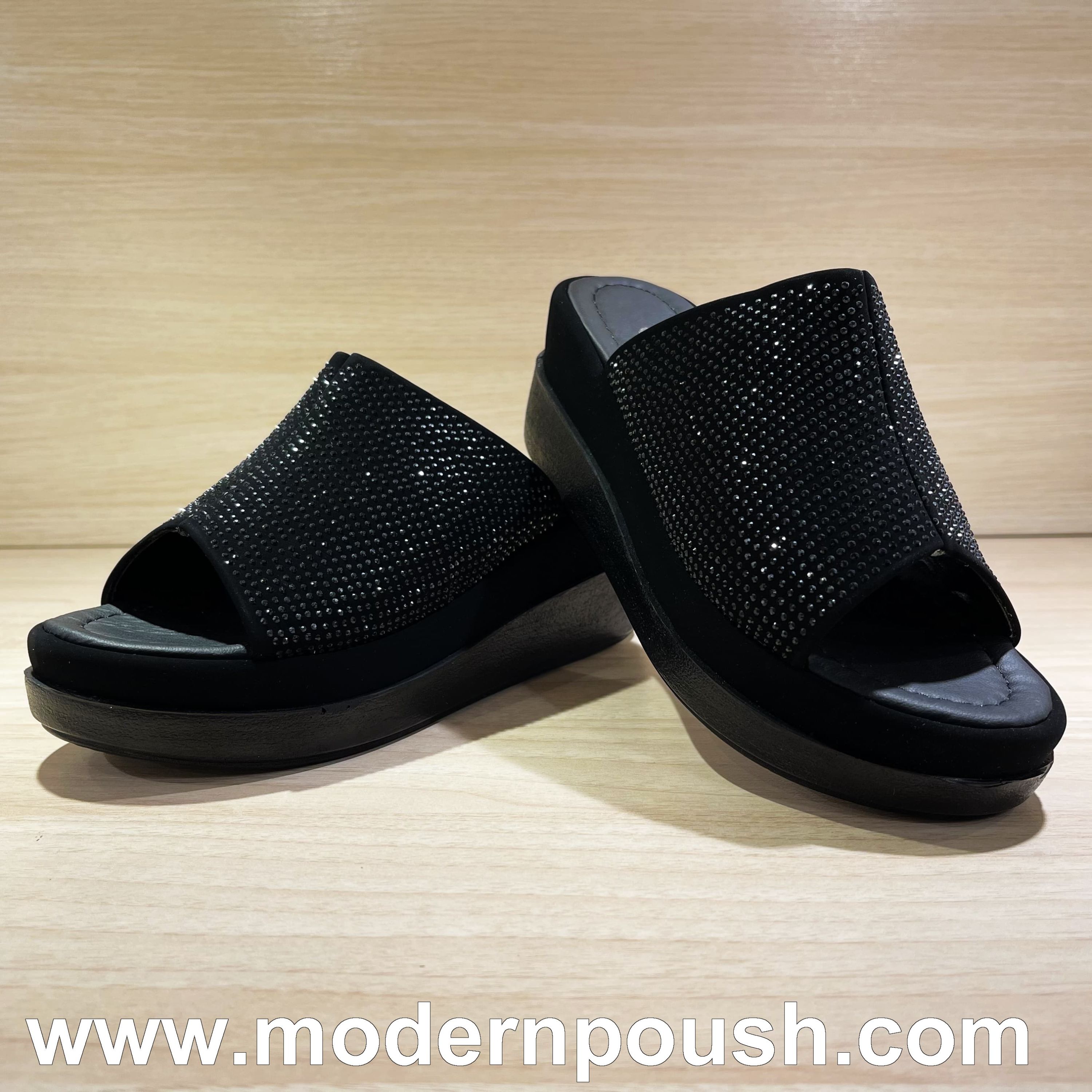 کفش صندل لژدار و نگین دار زنانه رنگ مشکی سایز 37-40 کد 1081 (بسیار نرم و راحت)