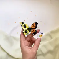 سنجاق سینه جواهردوزی پروانه تابستونی
