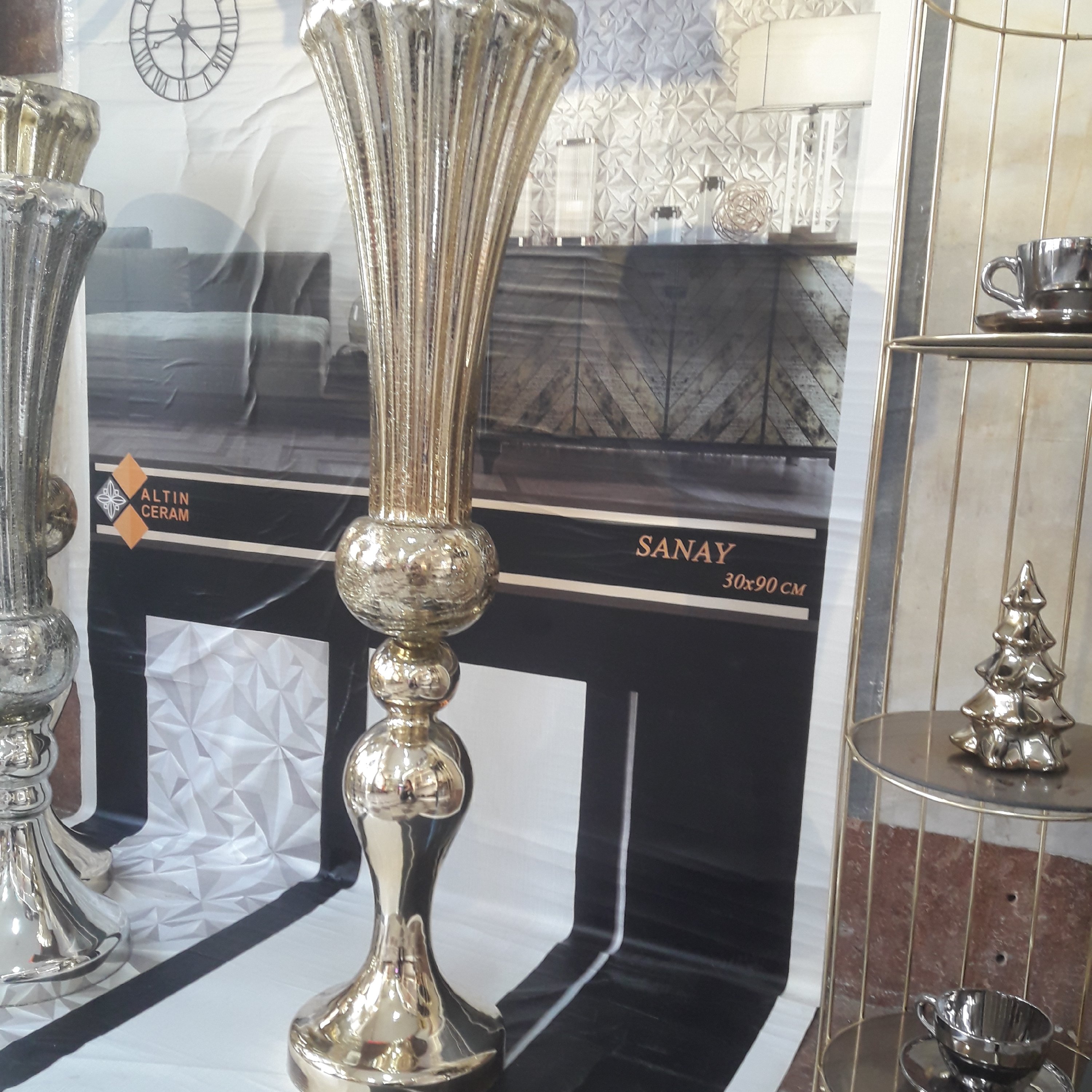 گلدان ایستاده بزرگ