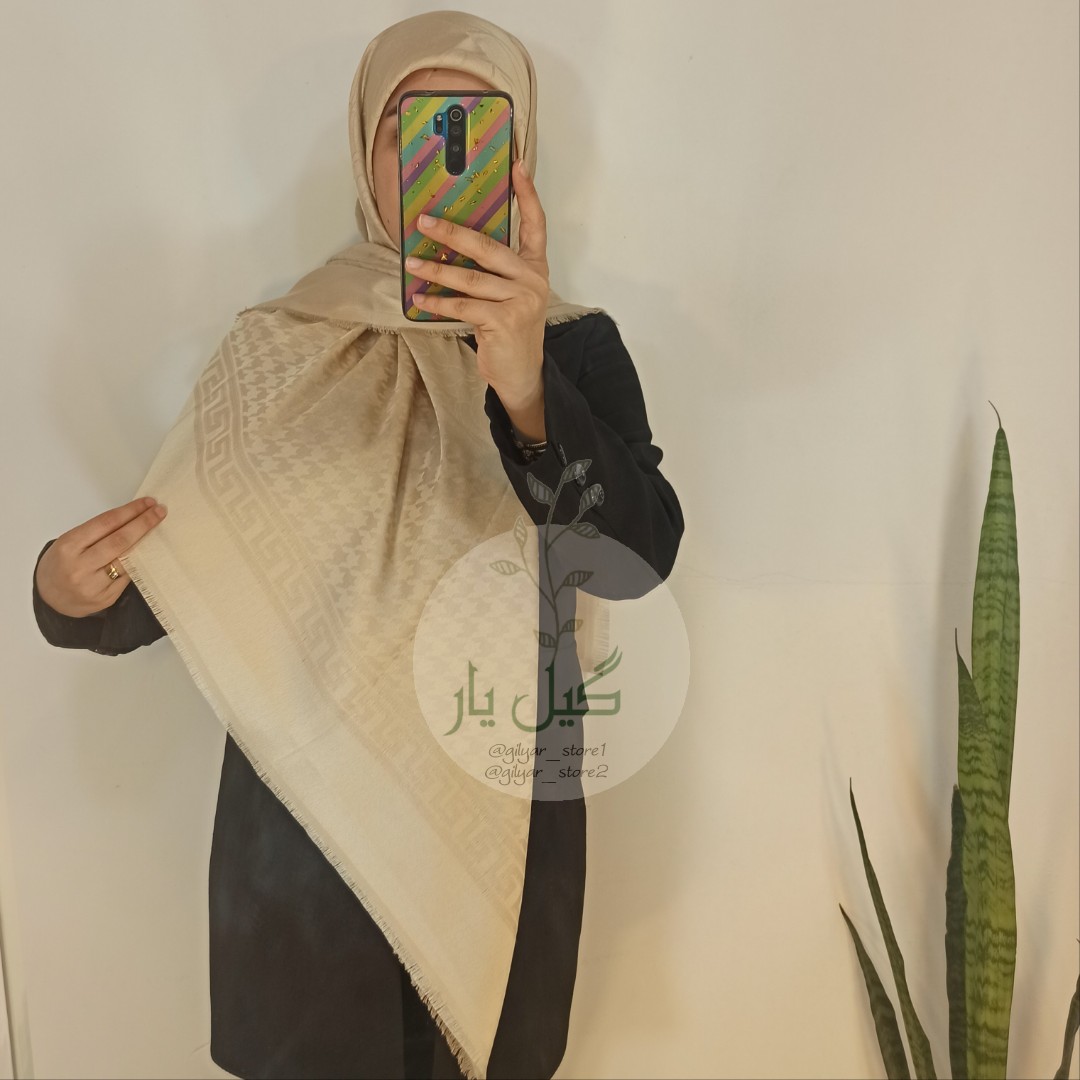 روسری نخ ابریشم ژاکارد گل پیچازی و لمه دار کرم قواره140بسیارزیبا و دلبر