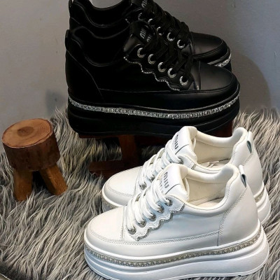 کتانی شیک نگینی