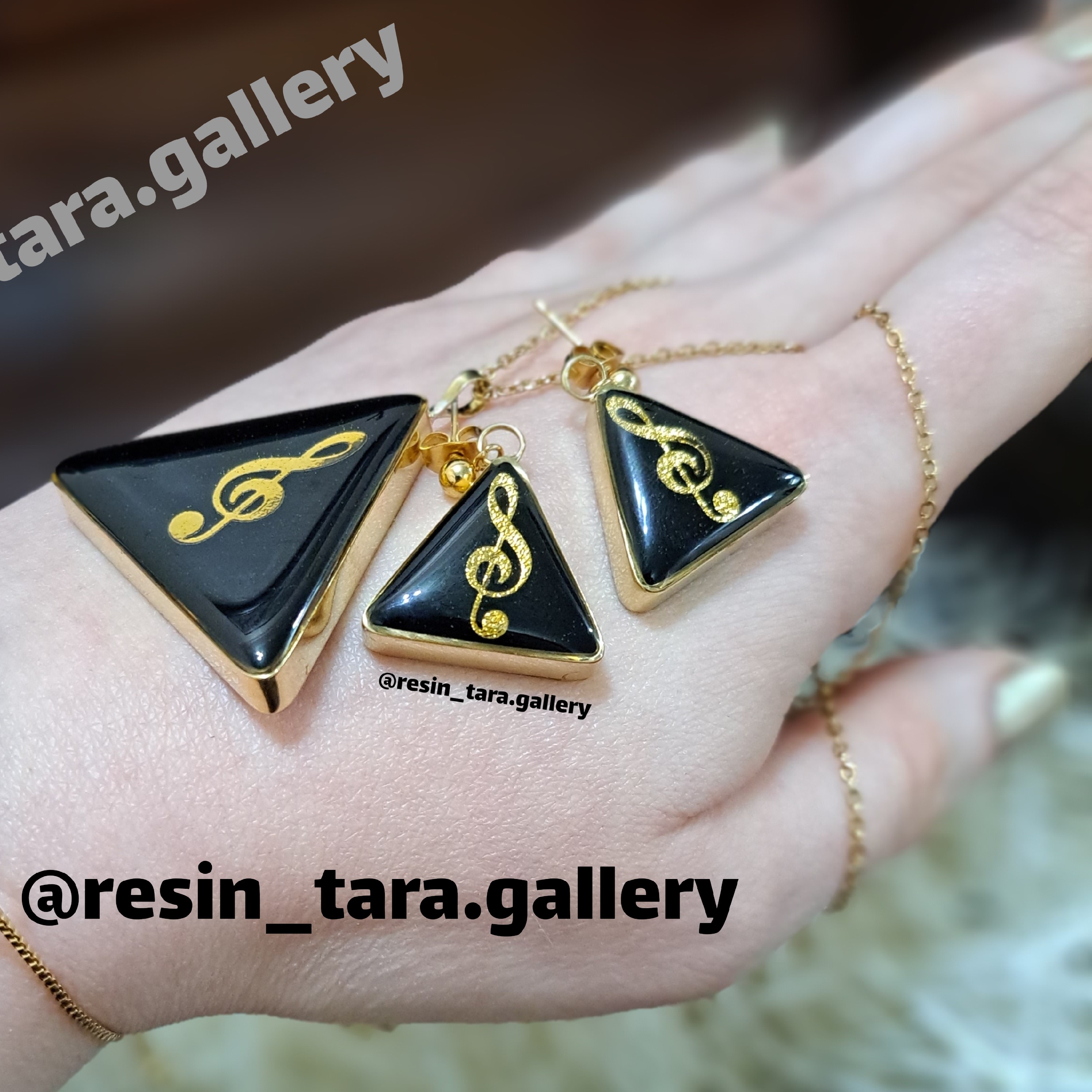 گوشواره برنجی براق رنگ ثابت طرح نت موسیقی