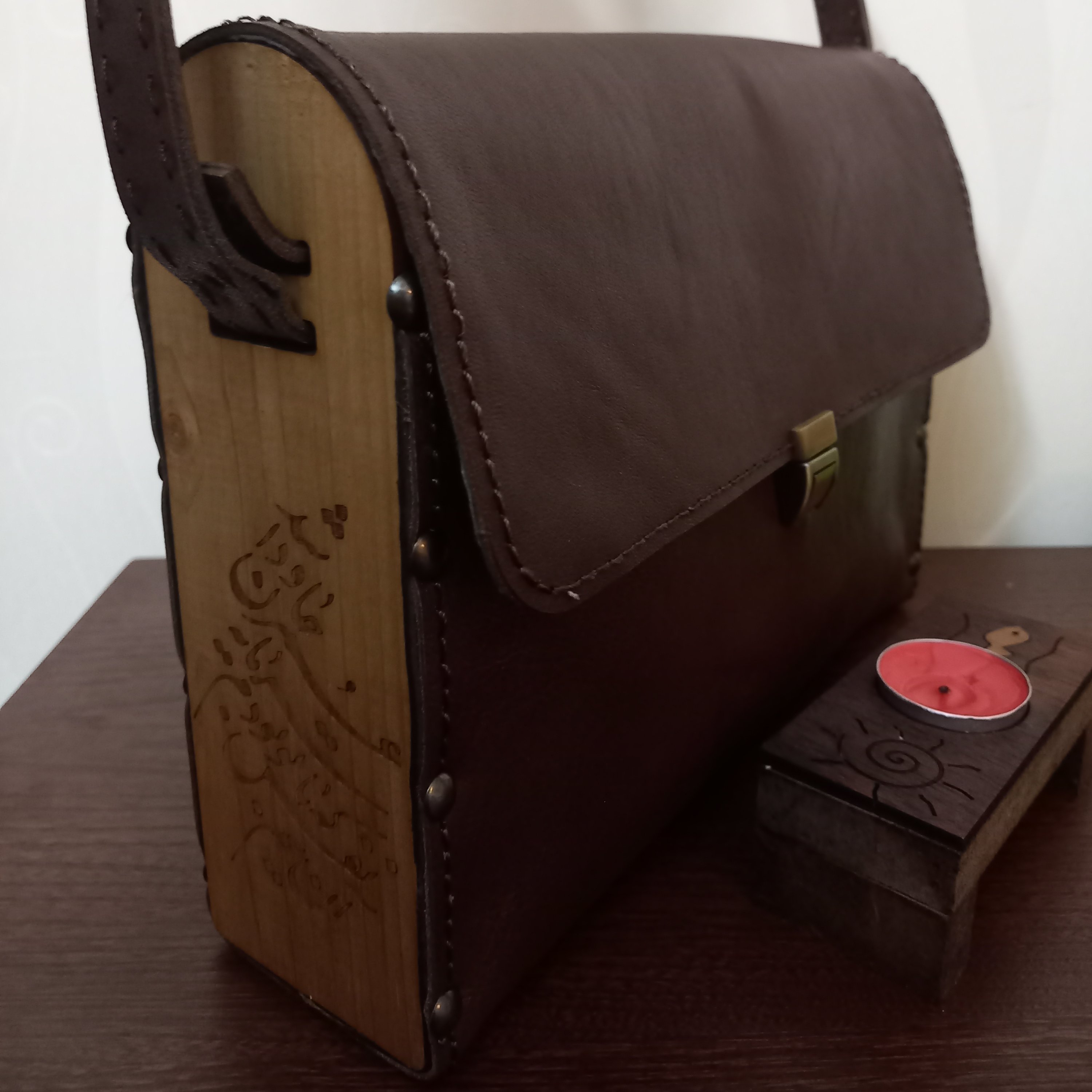 کیف دوشی چرم زنانه