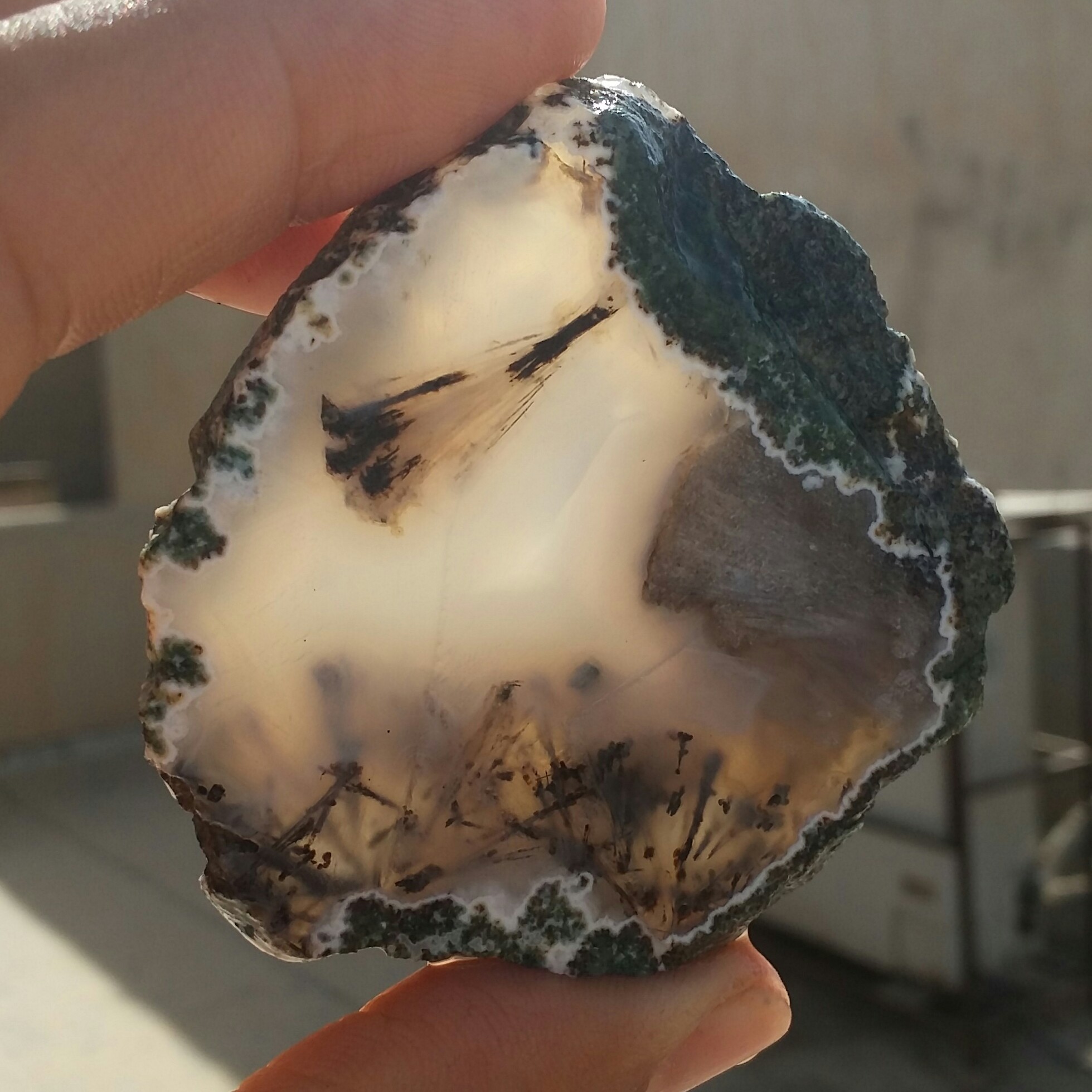 اسلایس سنگ راف عقیق جارویی مویی رتایل دار بسیار زیبا و خاص 100 در 100 طبیعی  
کد 12033