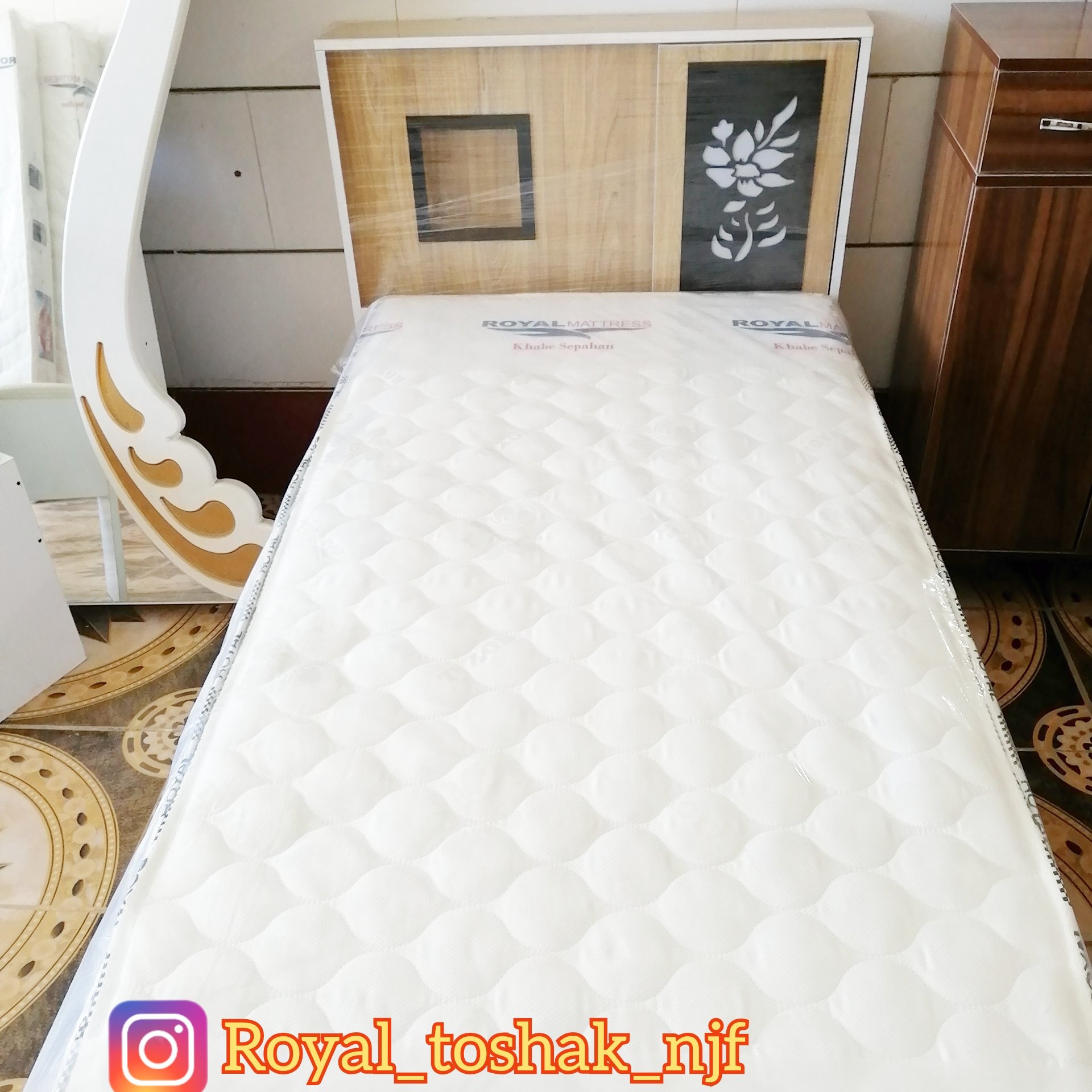 تخت تک‌نفره 