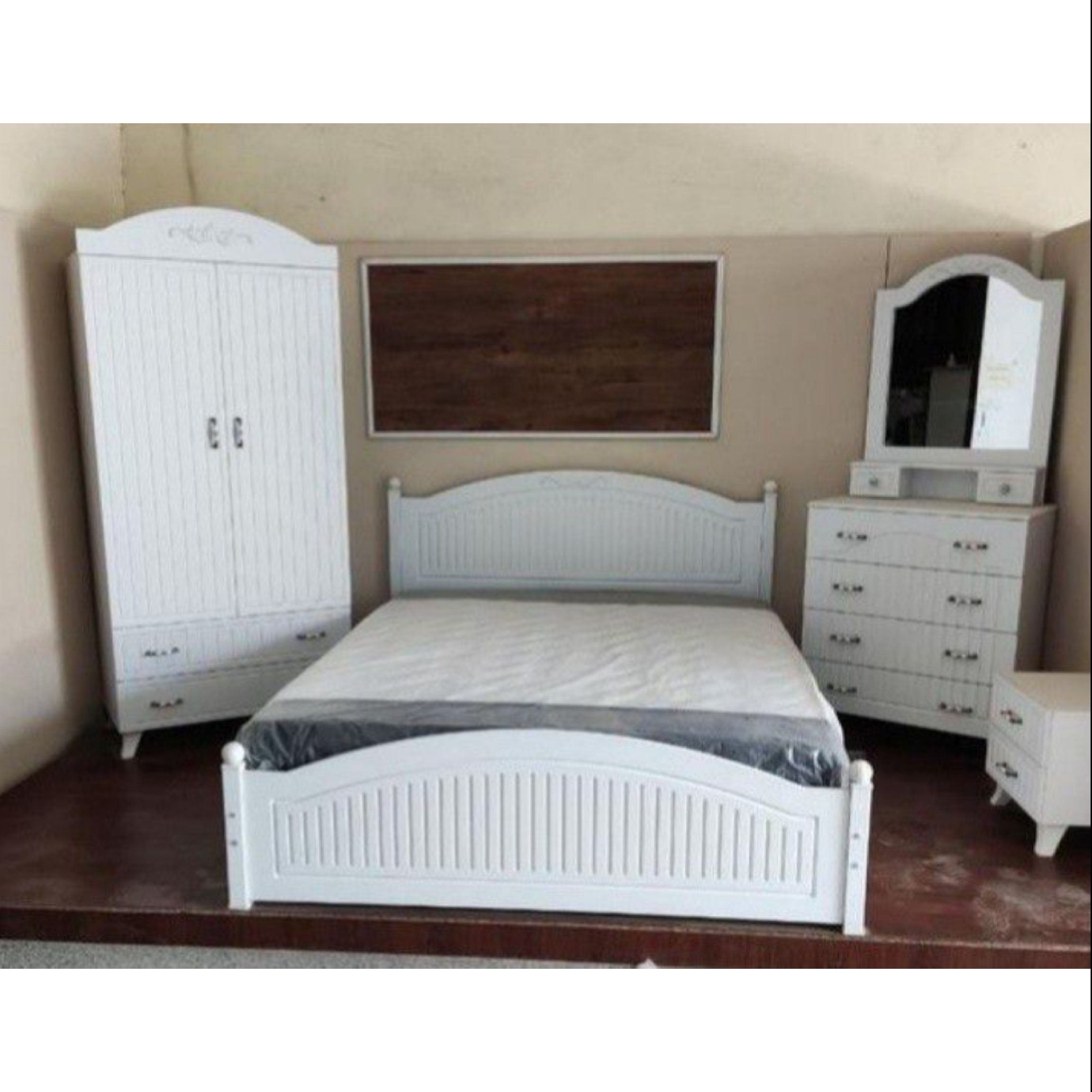 سرویس تخت خواب دونفره  سفید (پس کرایه)