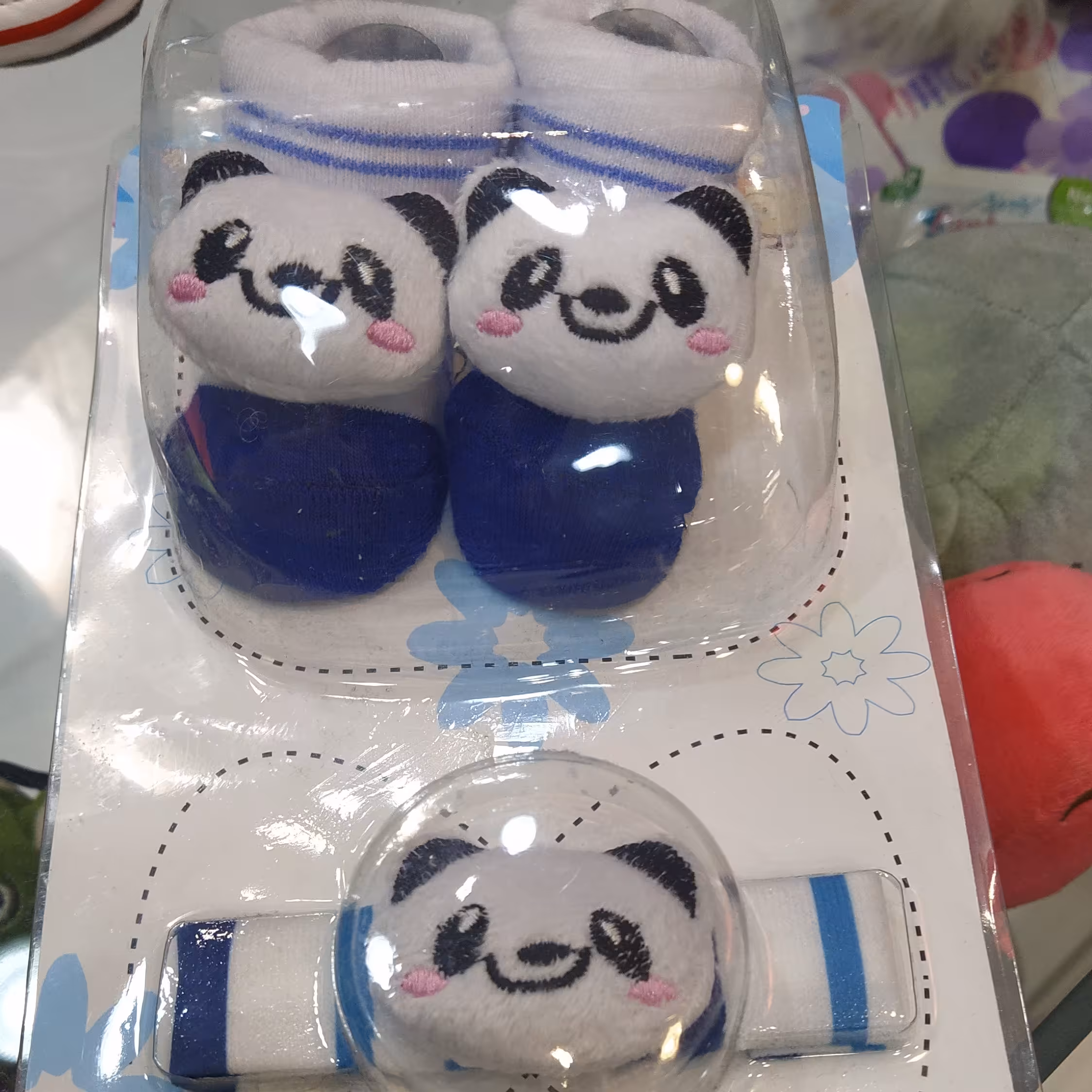 جوراب و دستبند 