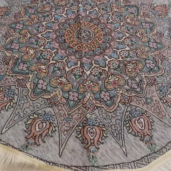 روفرشی مخمل زرکدار گرد (1 متری) طرح خورشیدی رنگ طوسی روشن 