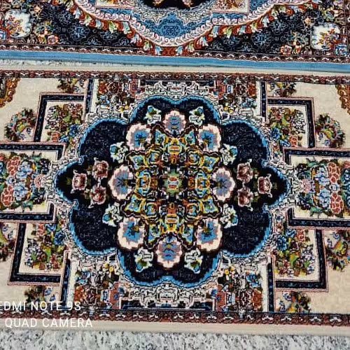 یک جفت پشتی ماشینی رنگ طبق عکس......