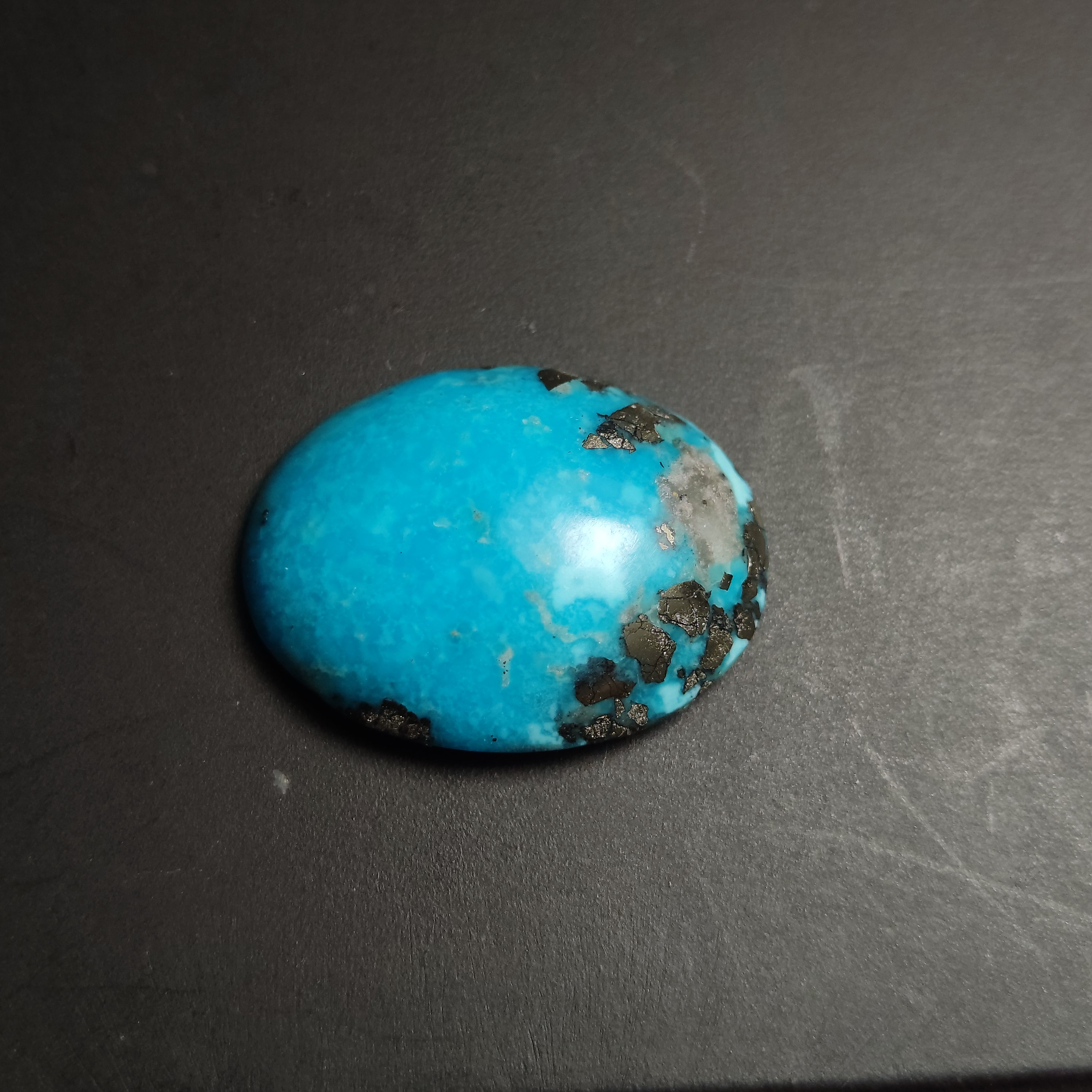 سنگ فیروزه خوشرنگ معدنی