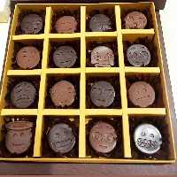 شکلات ایموجی یا استیکری پذیرایی عید