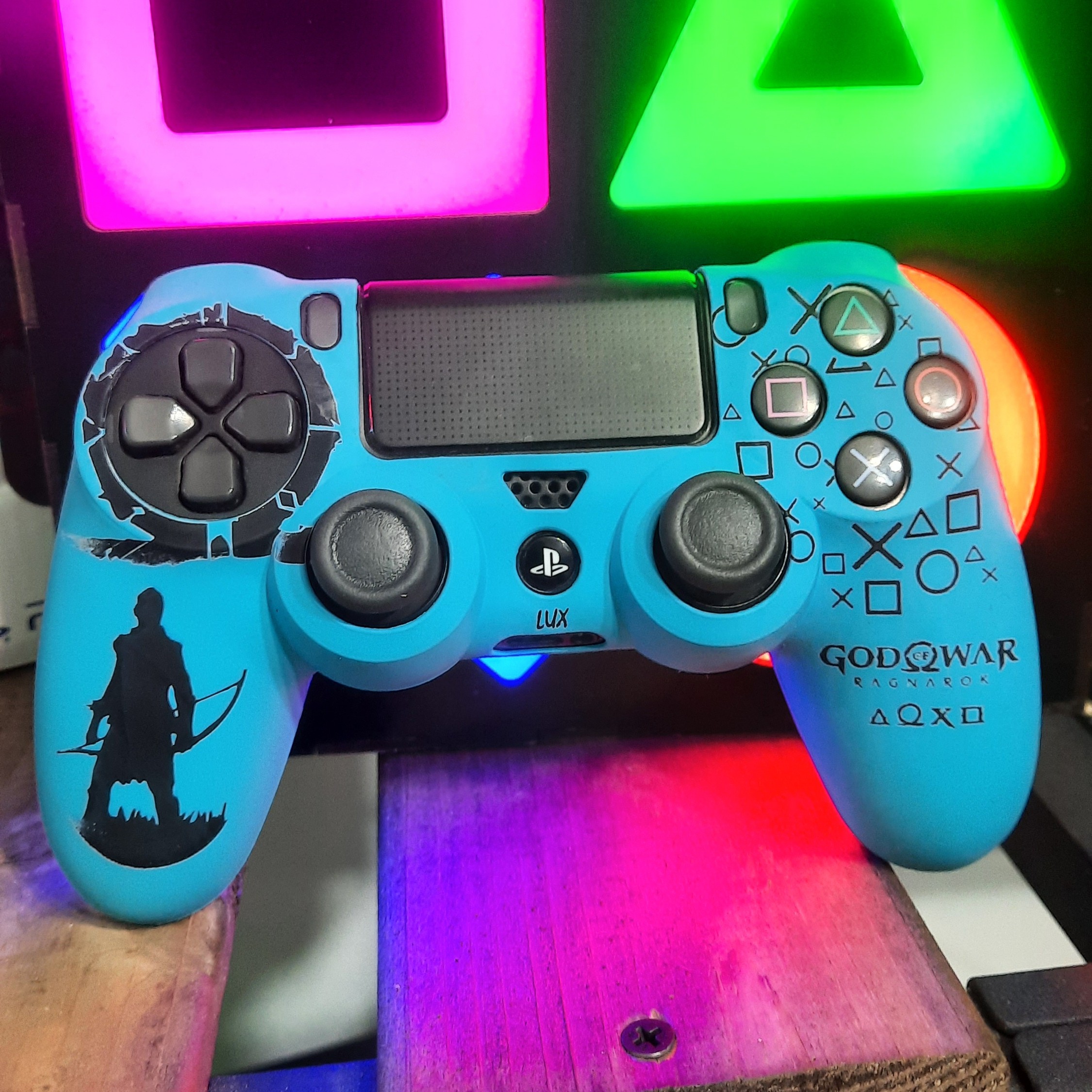 کاور دسته سیلیکونی ps4طرح god of war