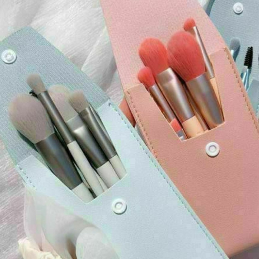 ست براش ارایشی 8تکه با کیف چرم