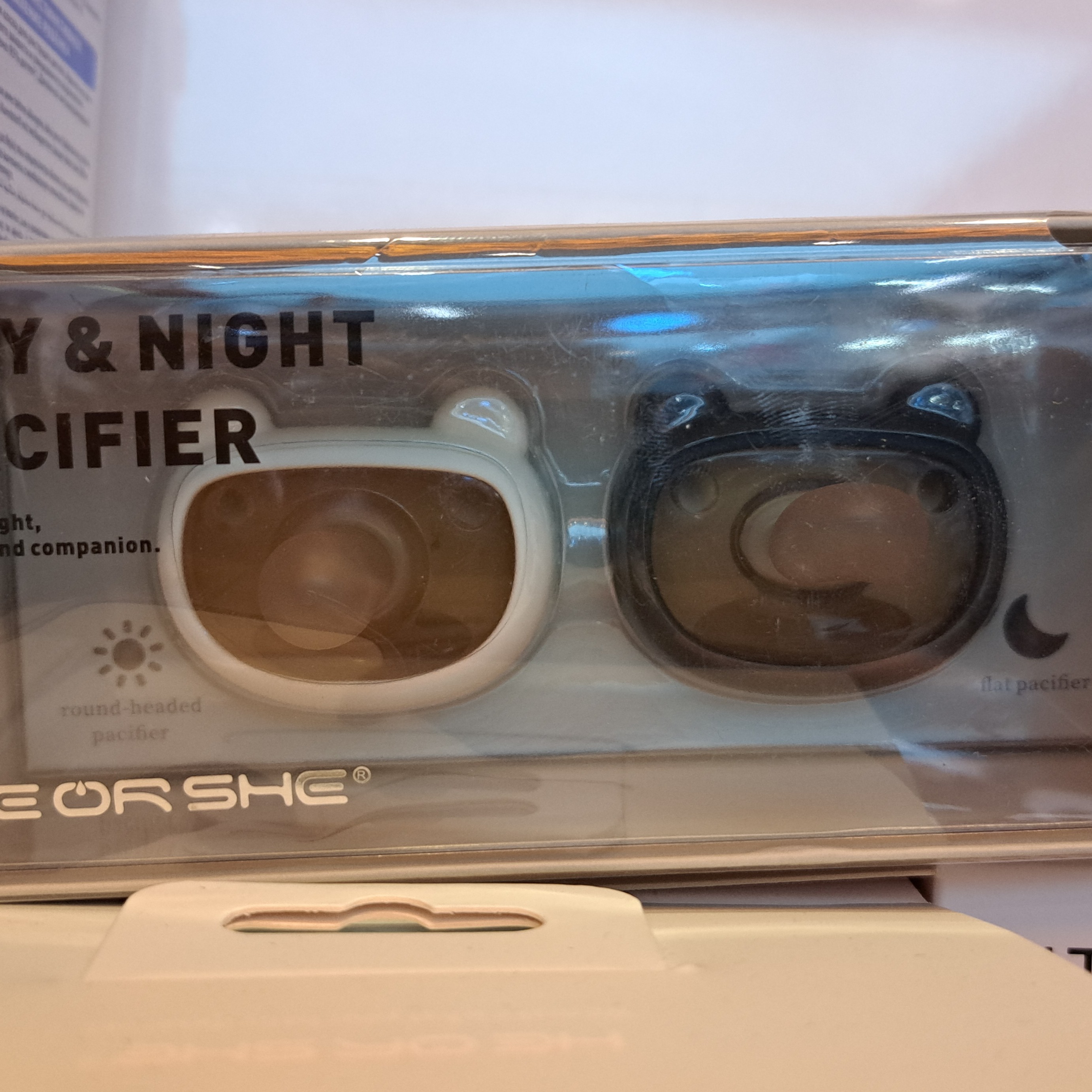 پستانک روزوشب هی اور شی کودک