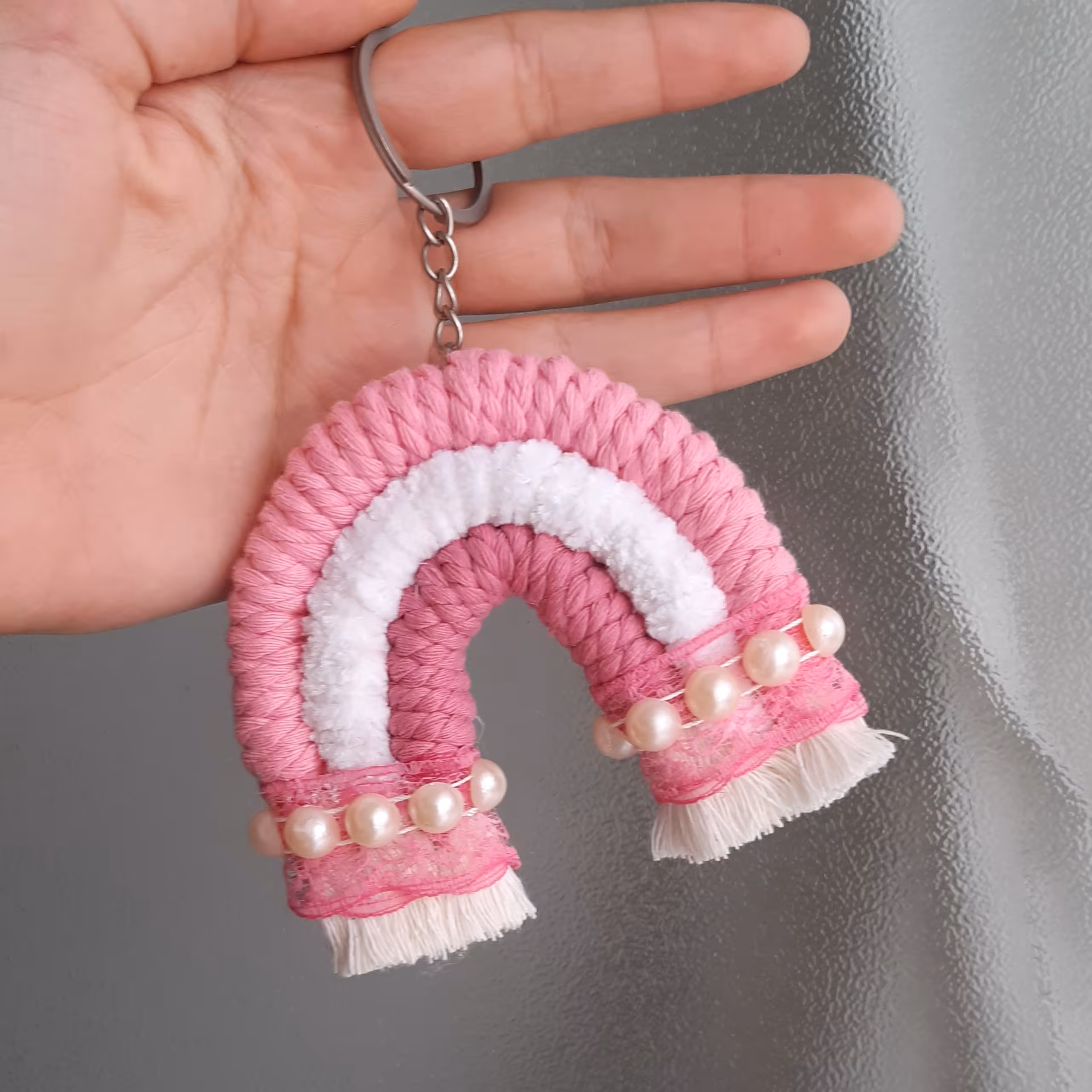 گیفت    آویز   جاسوئیچی مکرومه