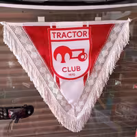 پرچم مثلثی بزرگ تراکتور 