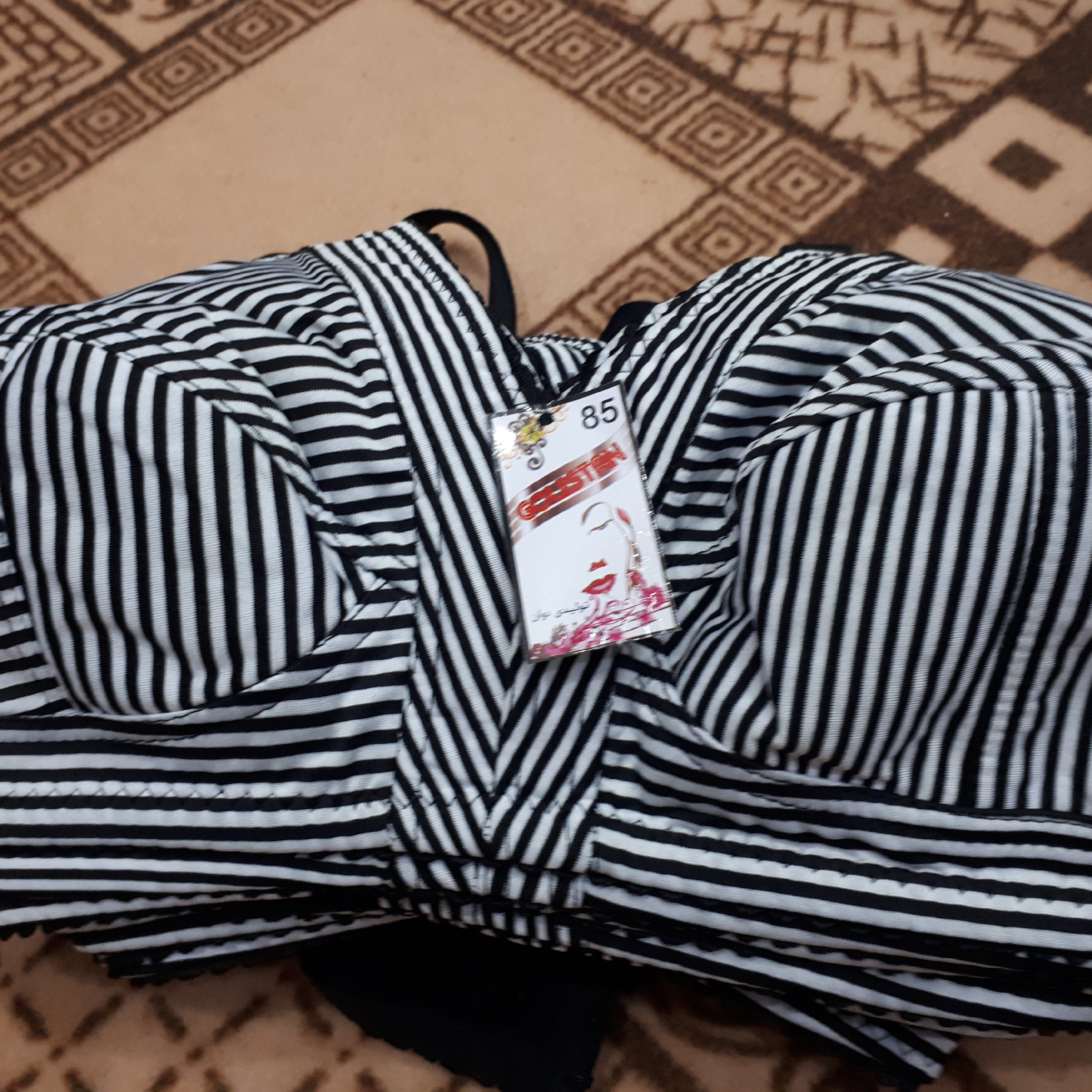 سوتین کش باریک زنانه راه راه زمینه سفید مشکی   زیر نخ سایز 85