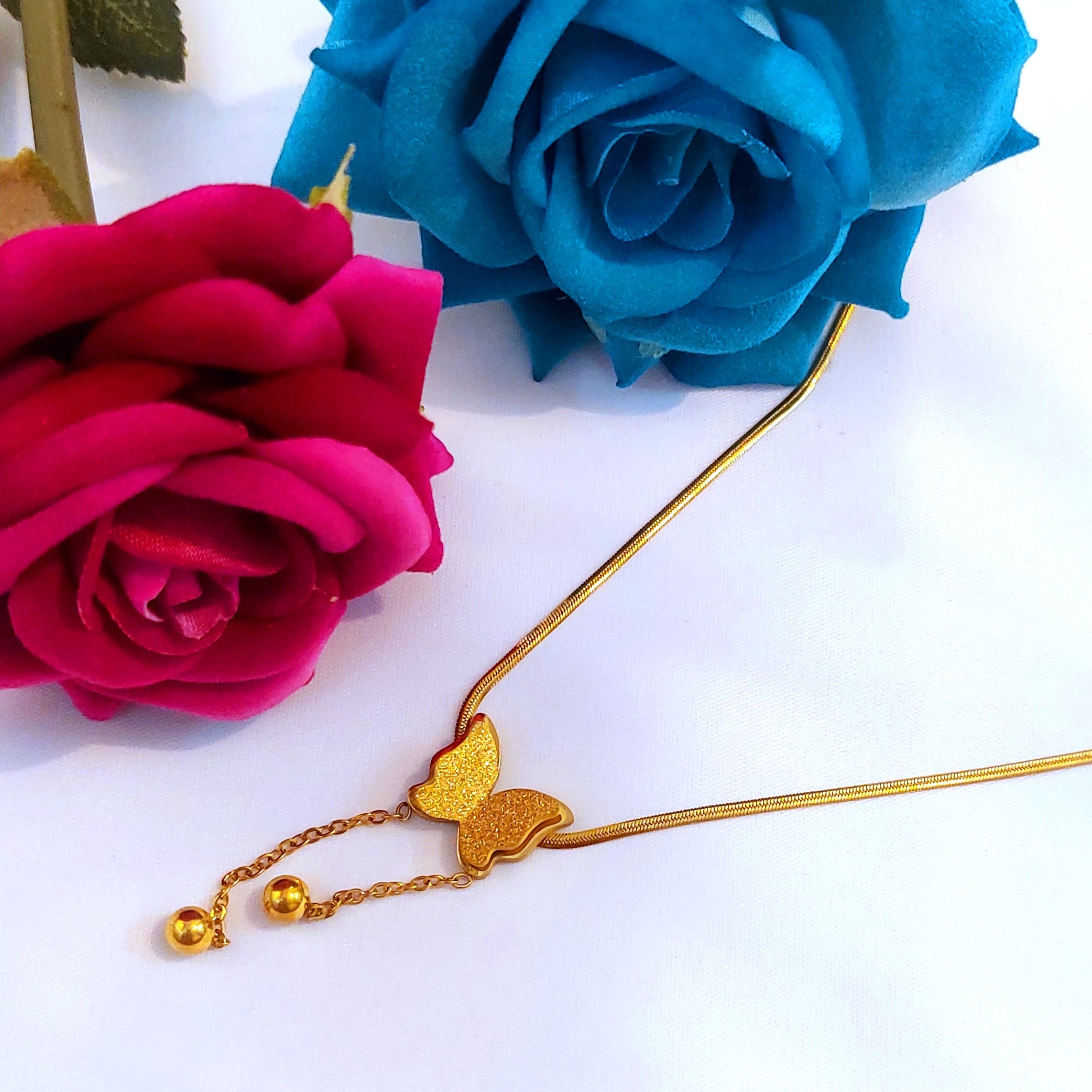 گردنبند  اکلیلی استیل طرح پروانه   دو بعدی 