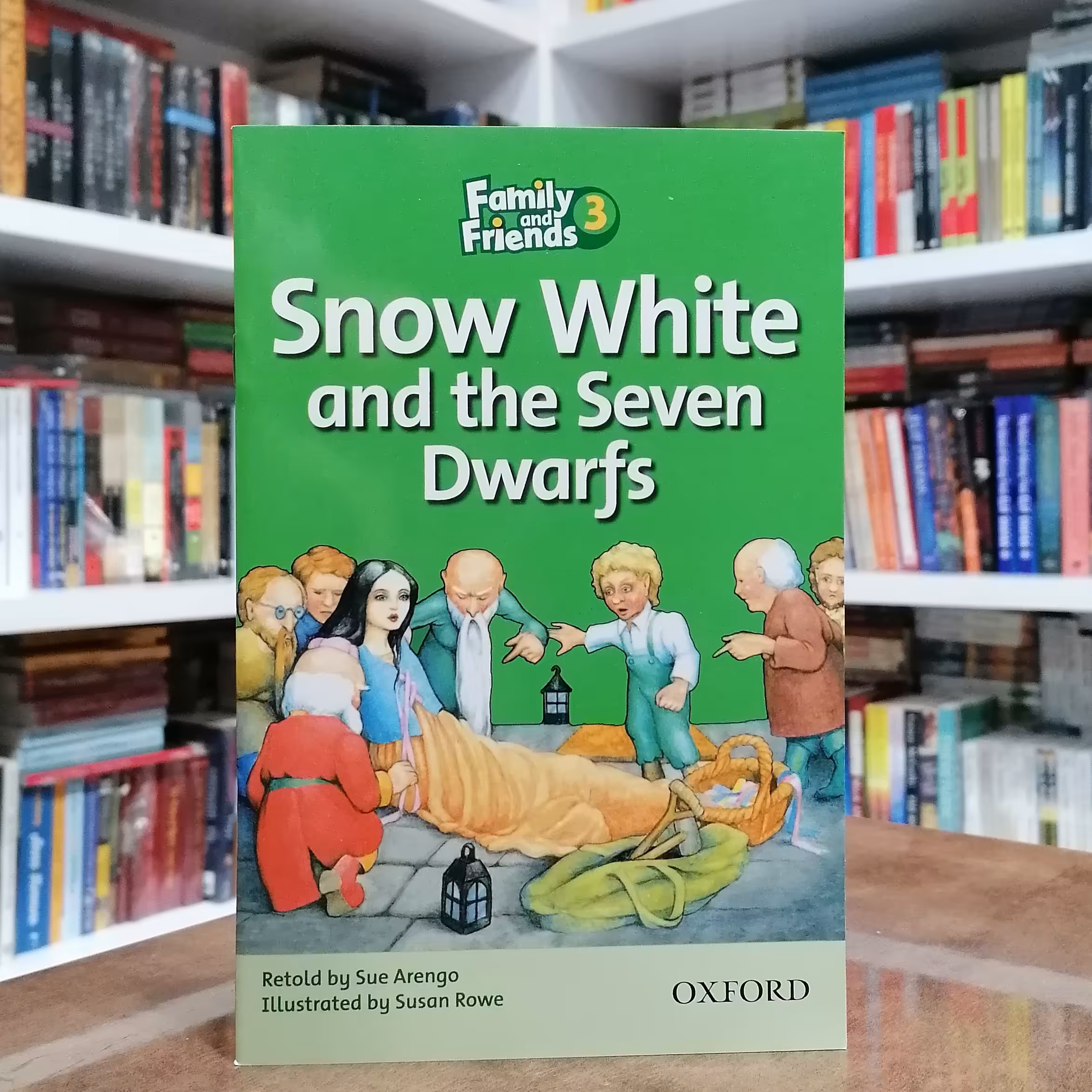 کتاب Snow White and the Seven dwarfs Family and Friends Readers 3