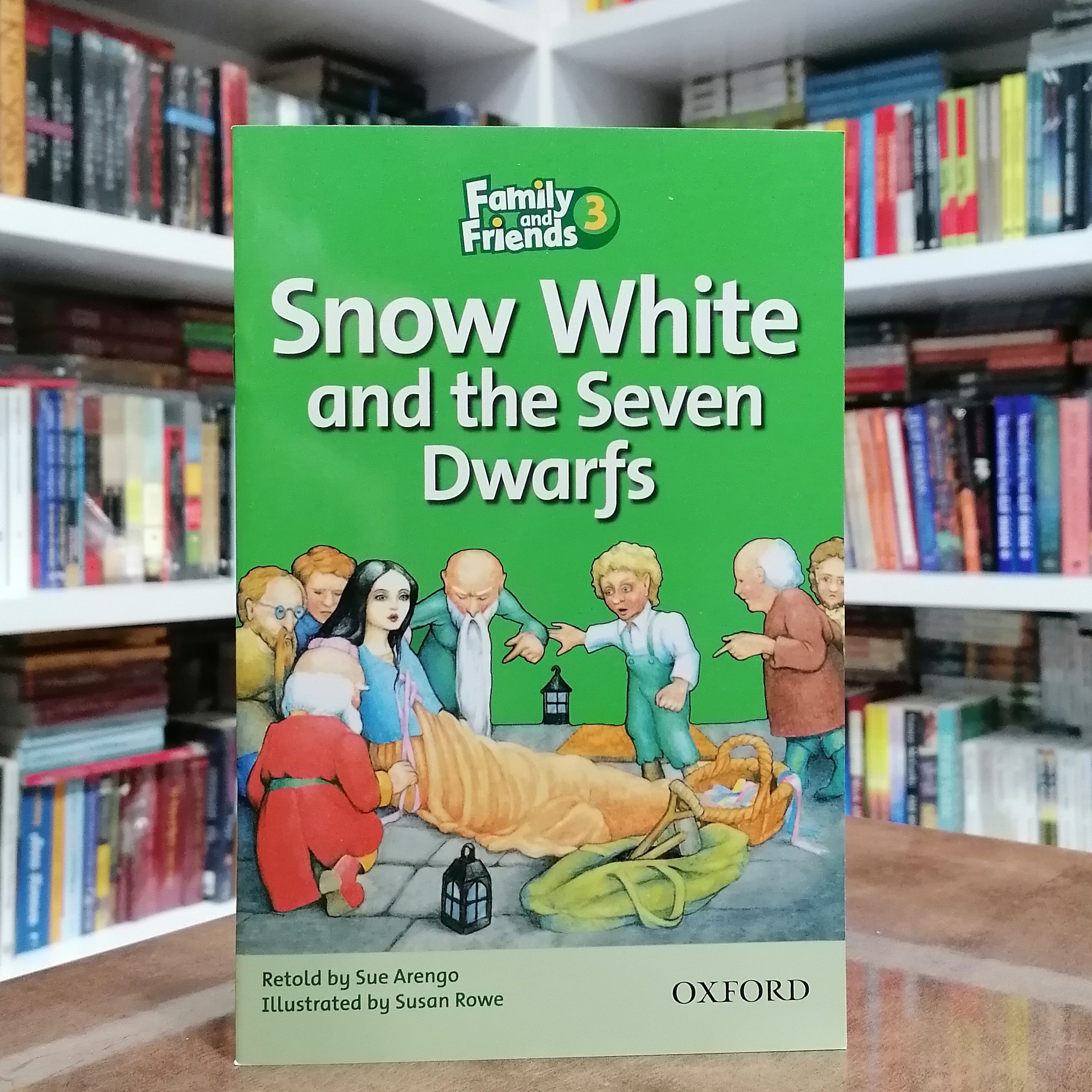 کتاب Snow White and the Seven dwarfs Family and Friends Readers 3