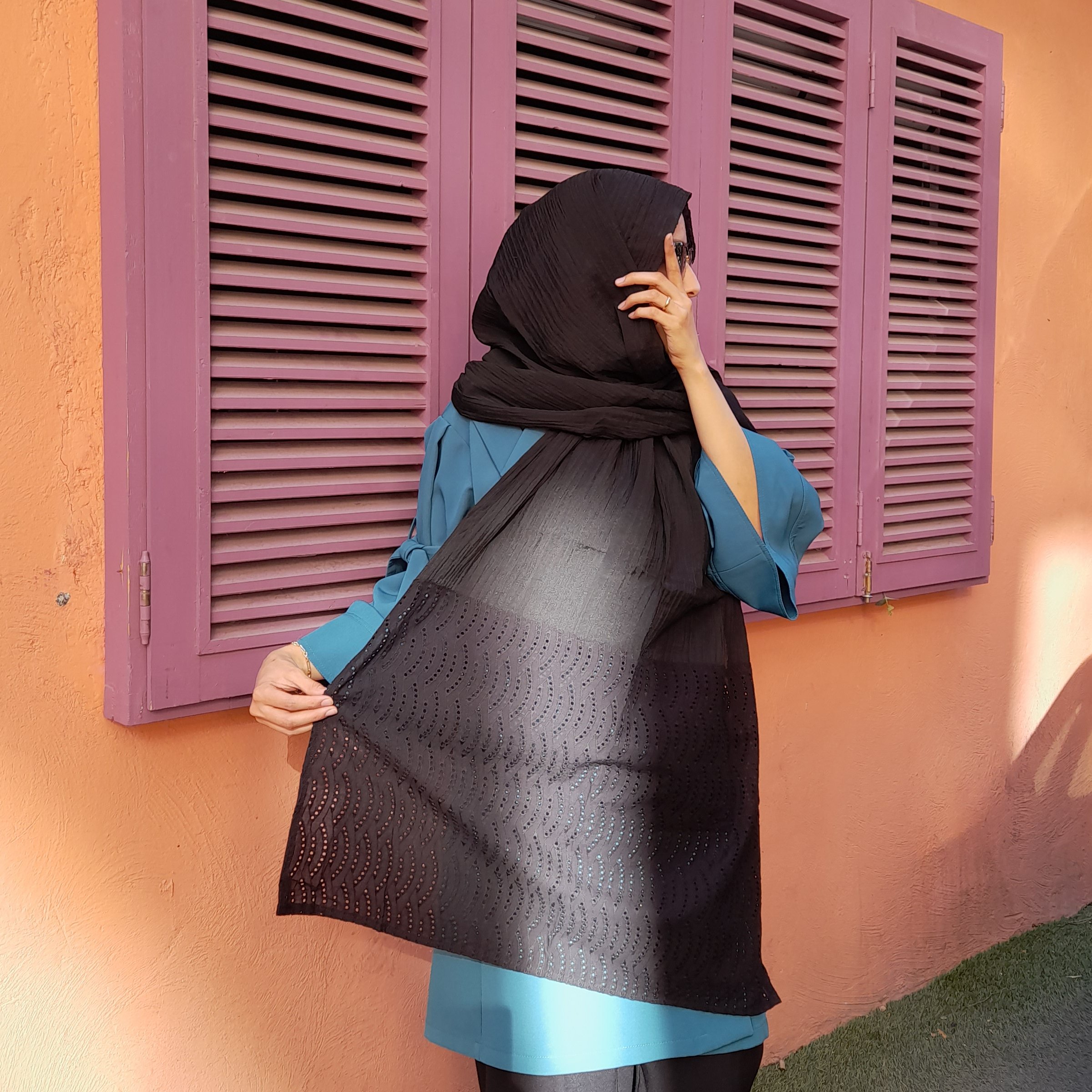 شال هندی ، حاشیه دار، مشکی، پارچه پاکستان، گلدوزی هندی