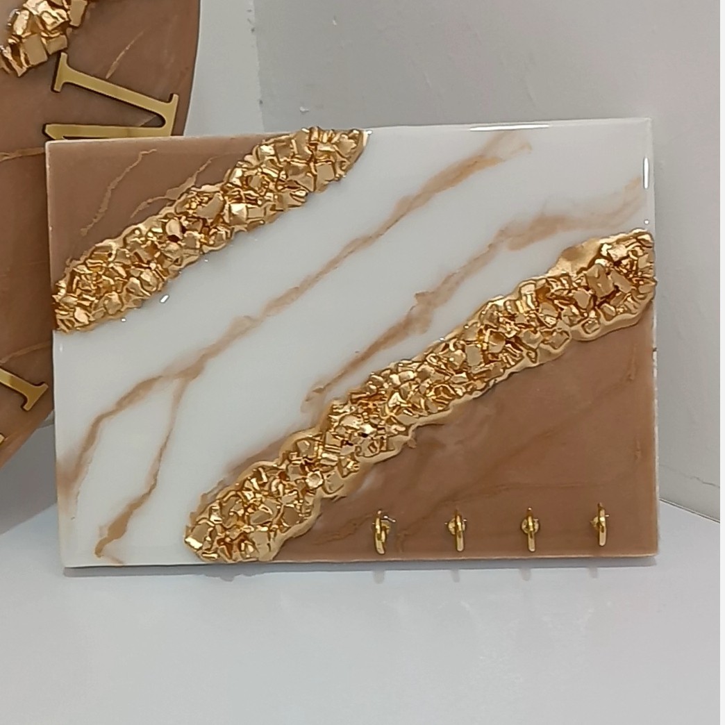 جاکلیدی دیواری رزینی کار شده روی بیس ام دی اف 16 میل 