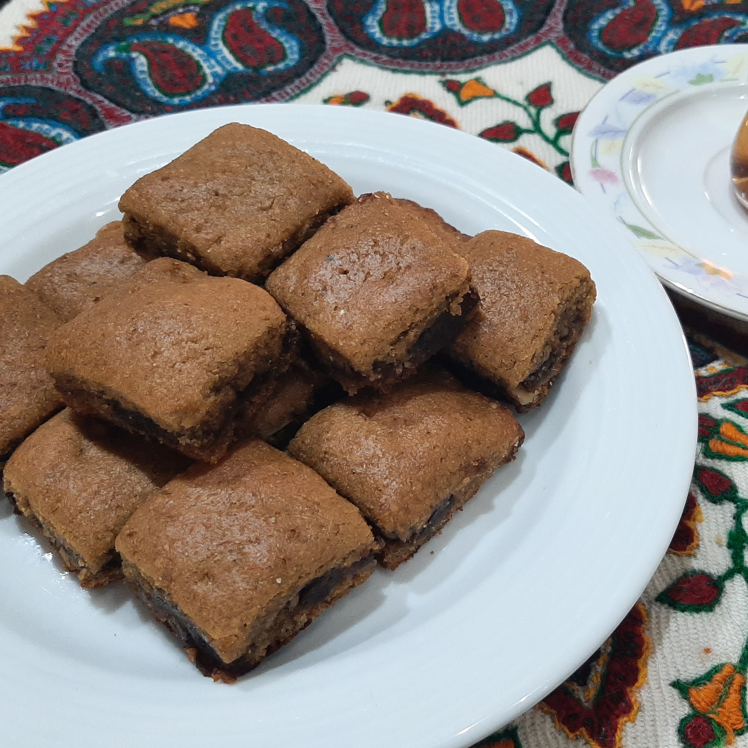 شیرینی کماچ سهن سنتی 1200 گرمی بدون شکر و مواد نگهدارنده نرم و سالم و خوش عطر. سرشار از ویتامین و انرژی