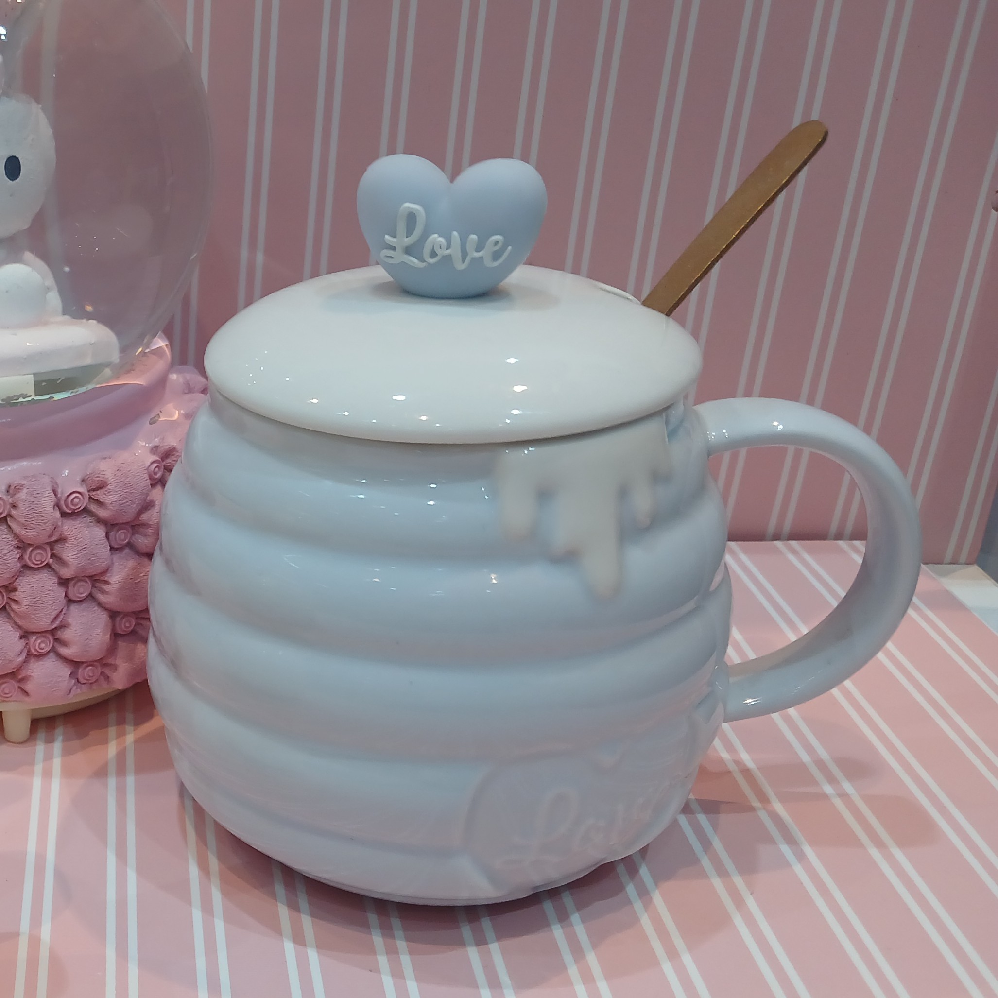 ماگ فانتزی سرامیکی درب دار و قاشق دار ،قلب روی در