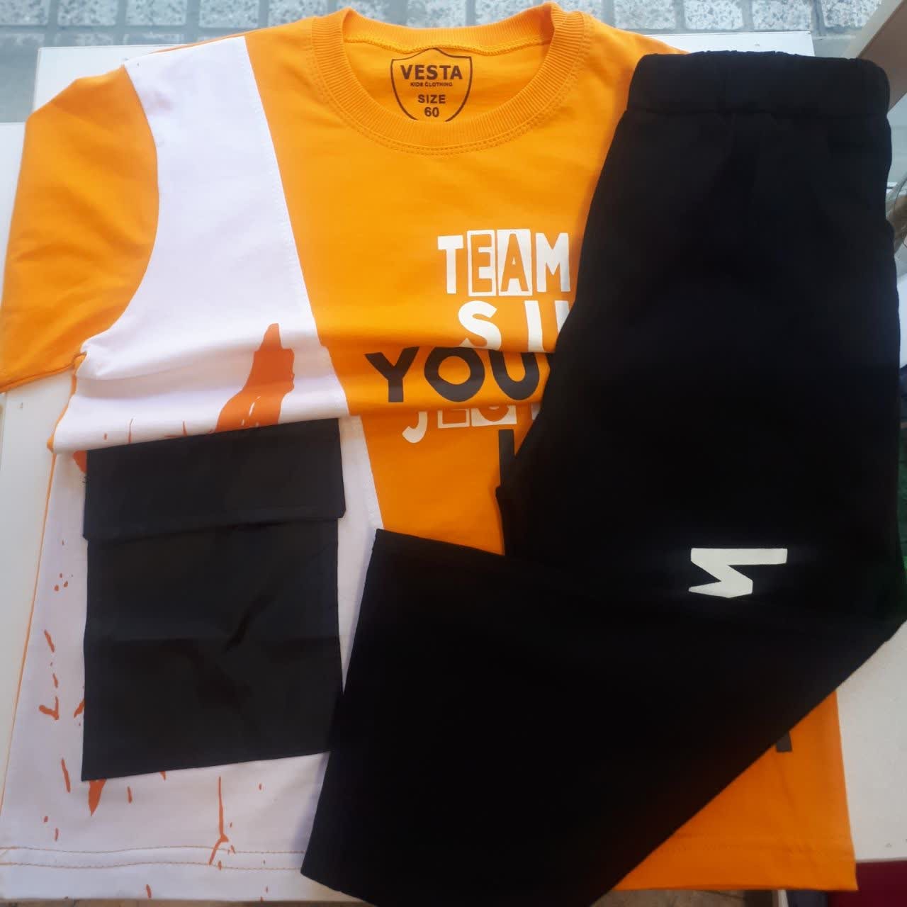 تی شرت و شلوارک نخی پسرانه در رنگ های شاد