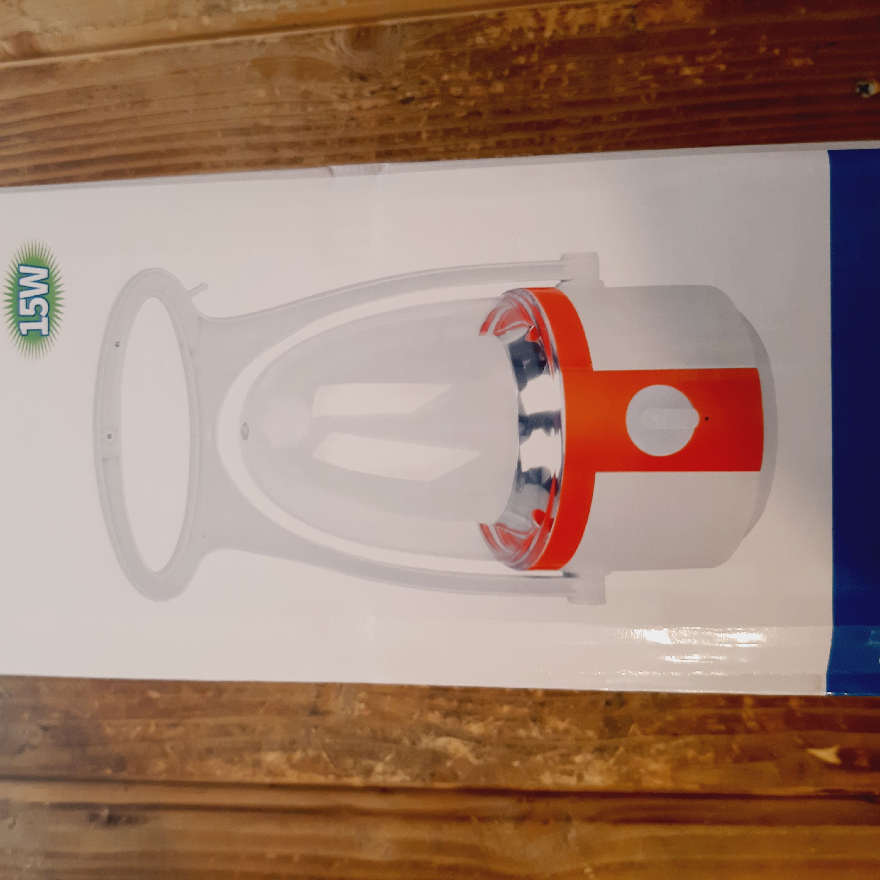 فانوس شارژی مناسب برای باغ ومنزل دارای باطری قوی 