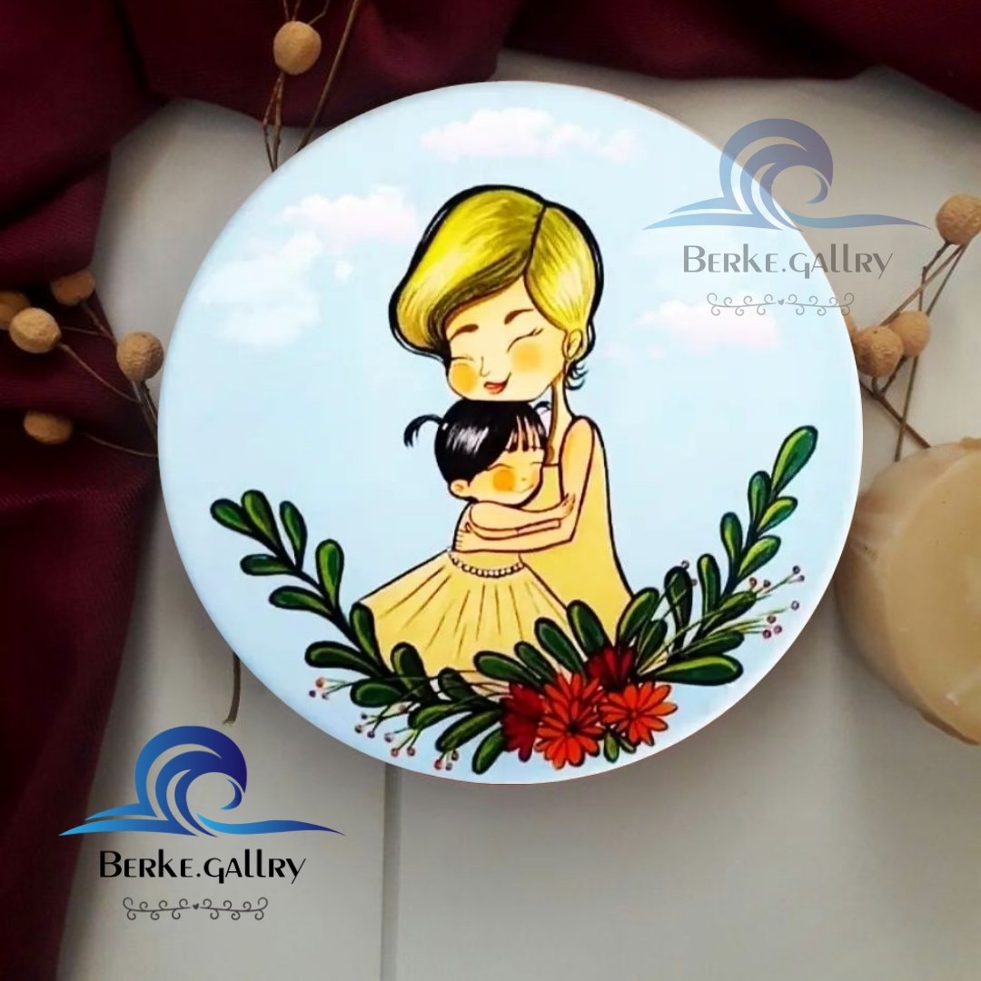 بشقاب دیوار کوب سفالی طرح مادرانه