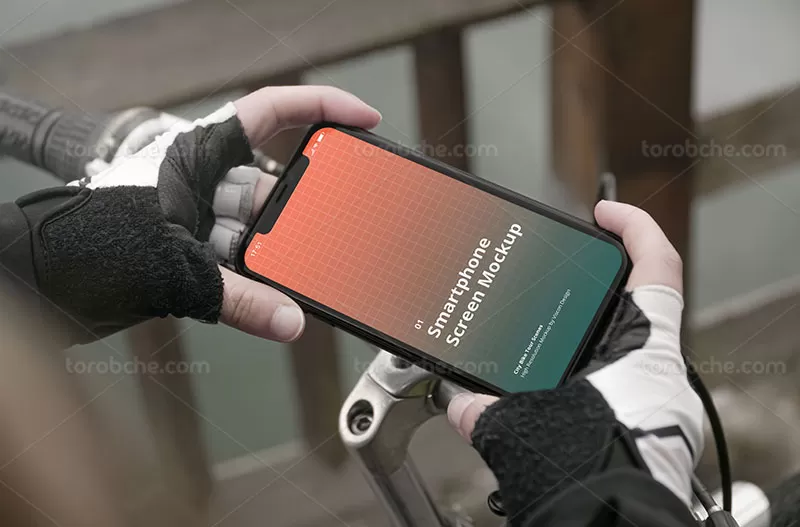 موکاپ موبایل در دست لایه باز | گرافیک با طعم تربچه