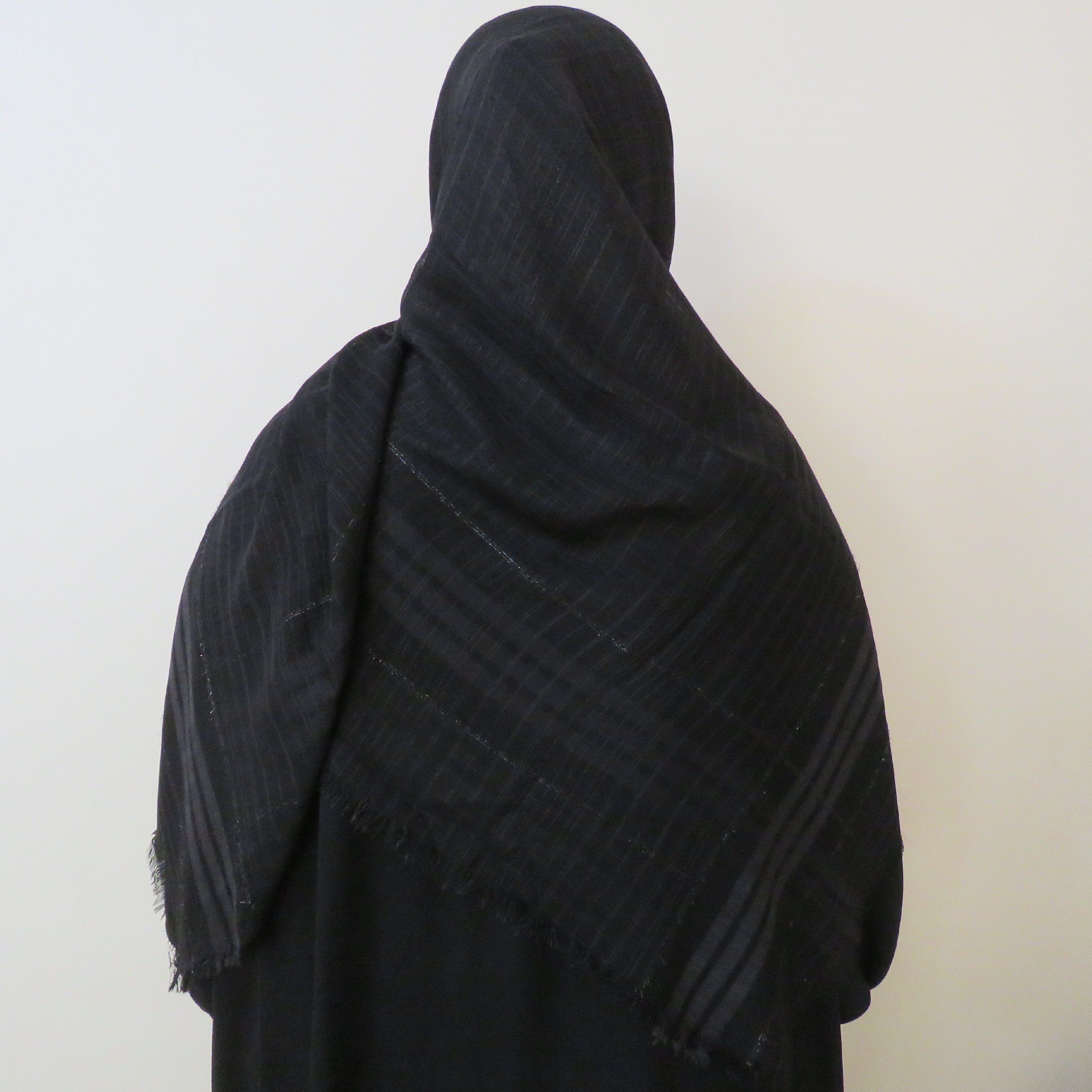 روسری جنس لینن بسیار خنک و سبک دور کار لمه کار شده